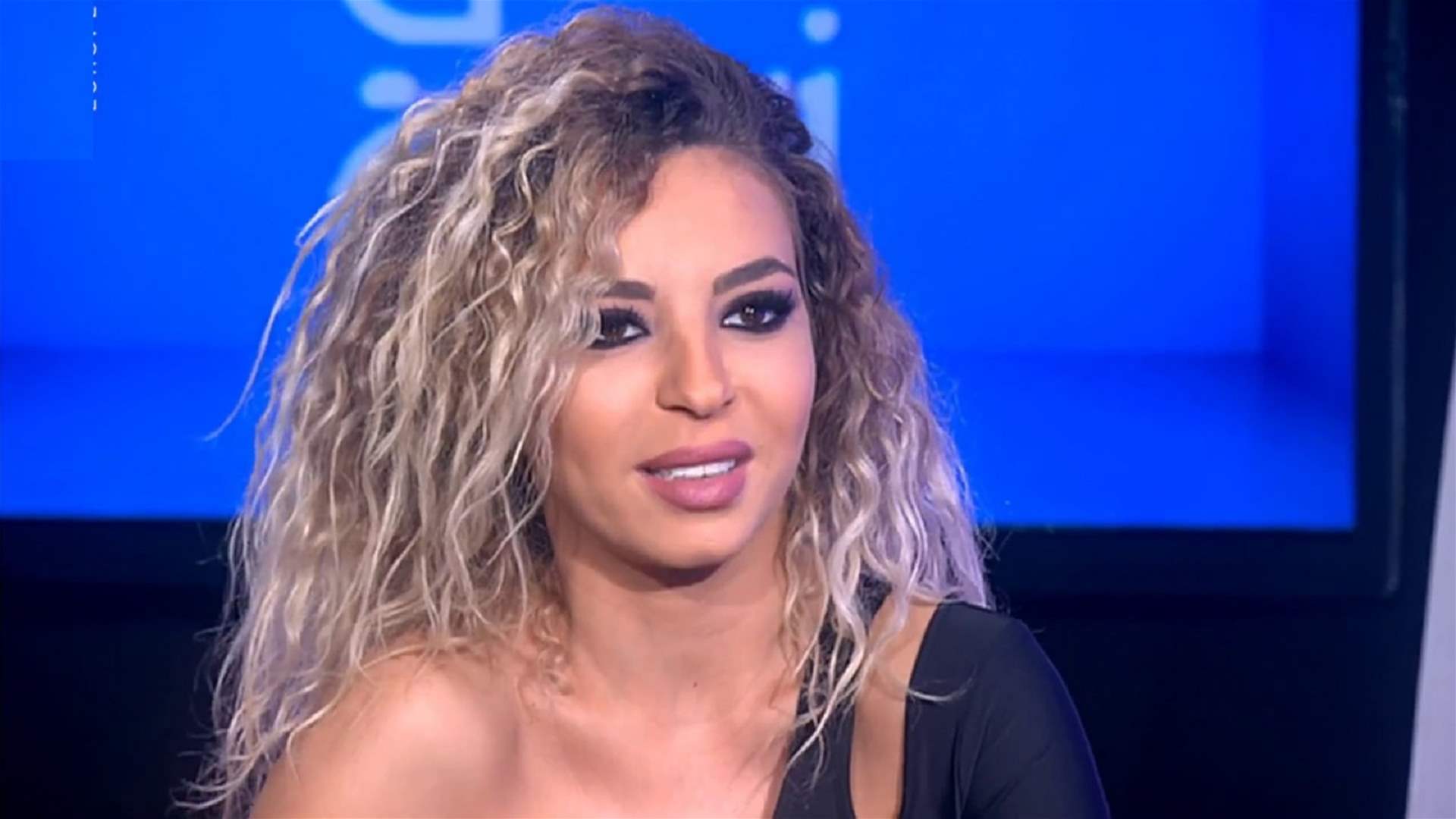 جوانا كركي بسيارة سعرها نصف مليون دولار... من أين لك هذا؟ (فيديو)