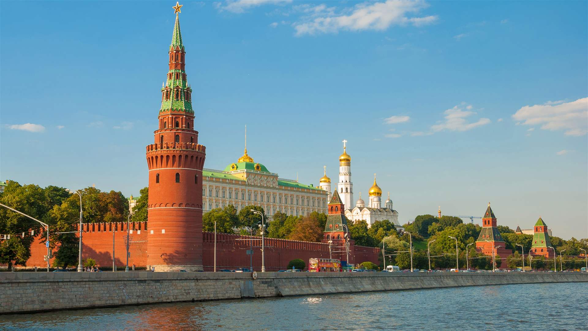 Kremlin says &#39;attentively observing&#39; far-right gains in France, Europe