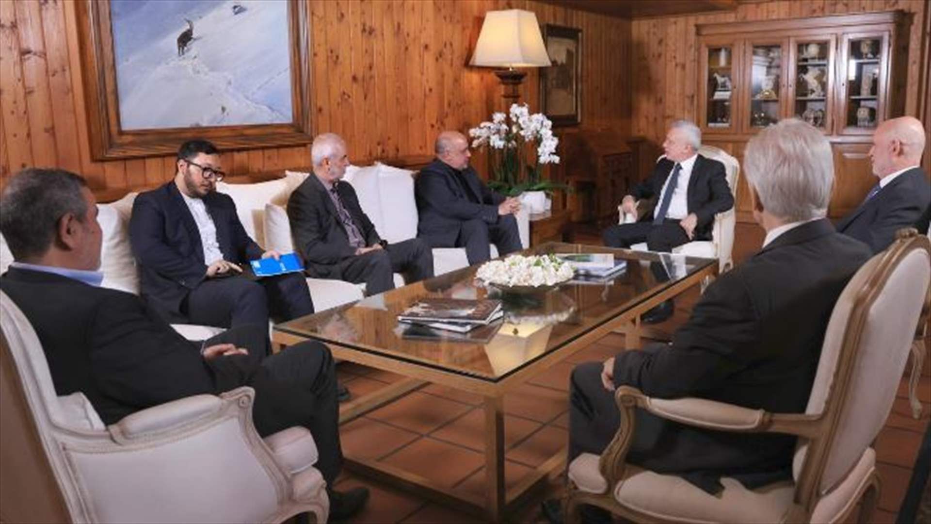 فرنجية عرض والسفير الإيراني المستجدات