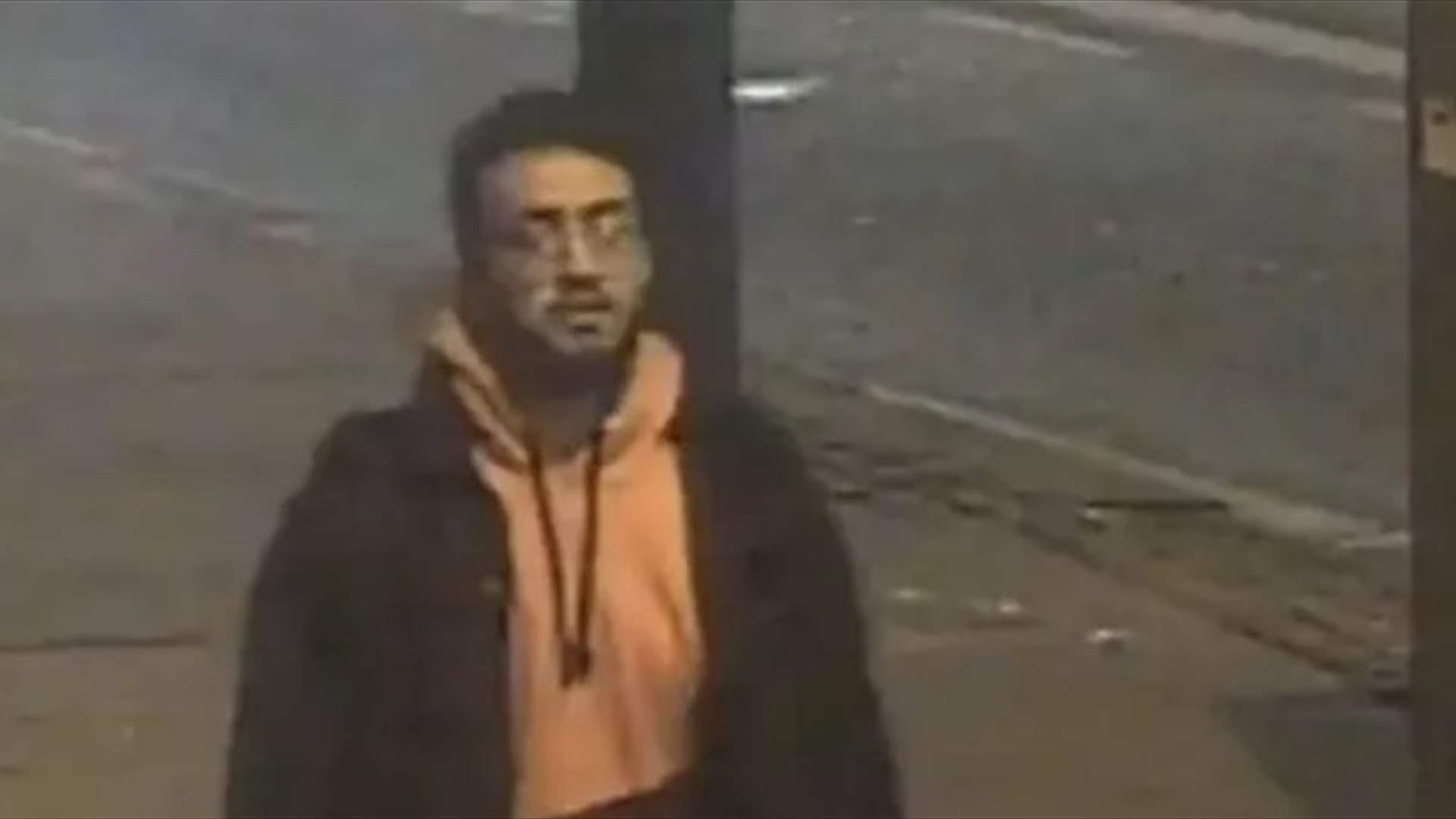 حادثة مرعبة: &quot;مفترس جنسي&quot; يطارد مراهقة في وضح النهار... وهذا ما فعله والدها (فيديو) 