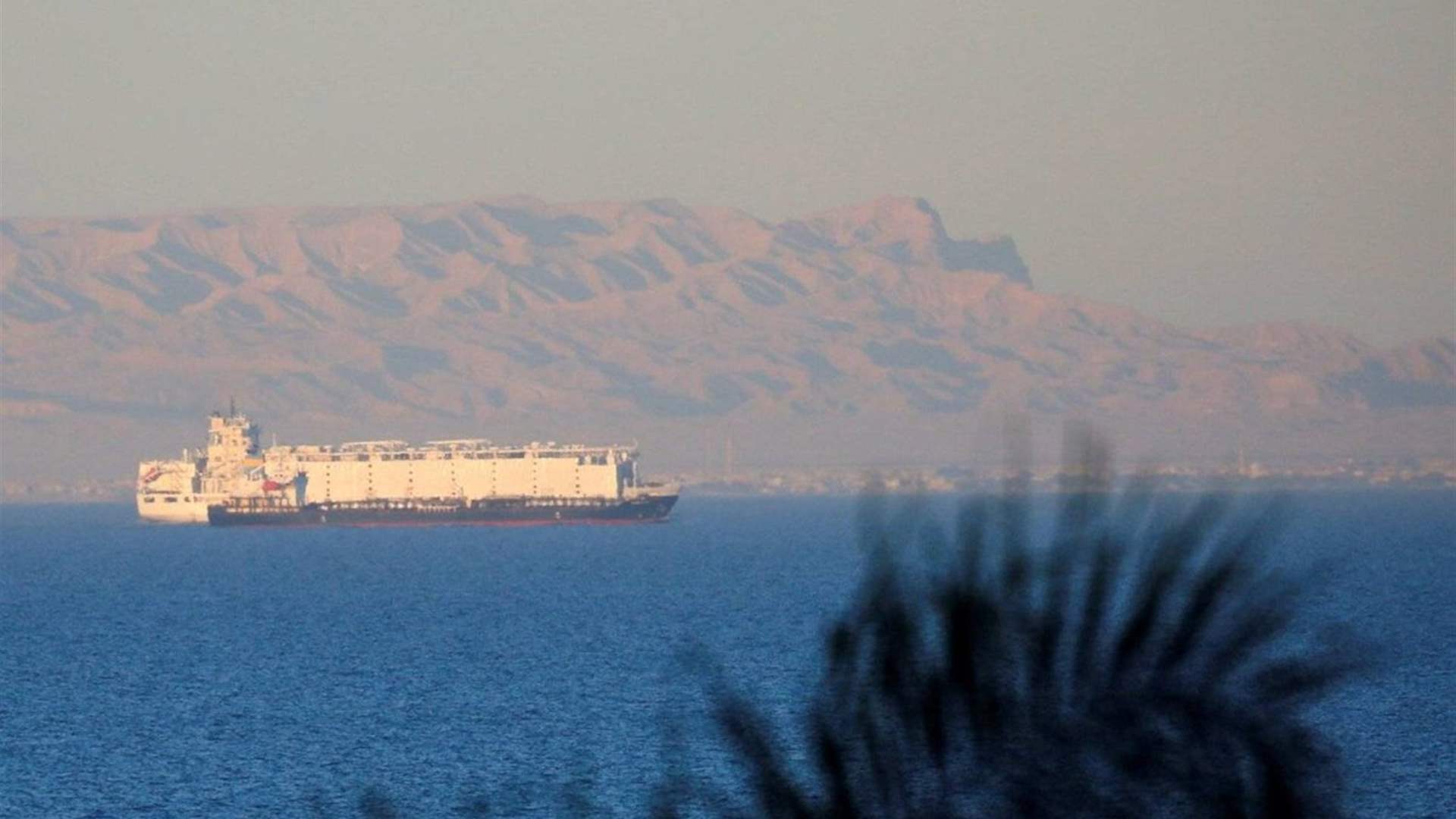 Ambrey reports that vessel was struck by missile 129 NM east of Yemen&#39;s Aden