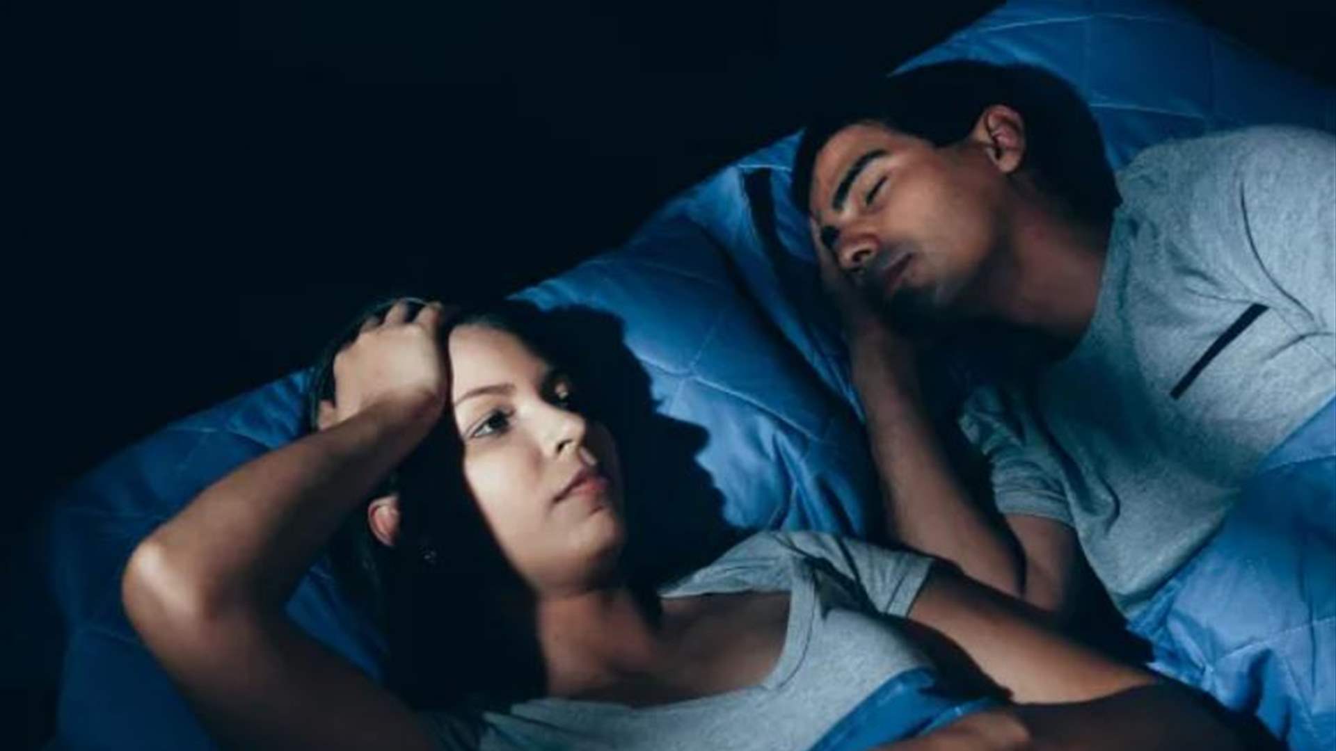 لم تنم لمدة ليلتين متتاليتين...  معاناة هذه المرأة ليلا لا تُصدق