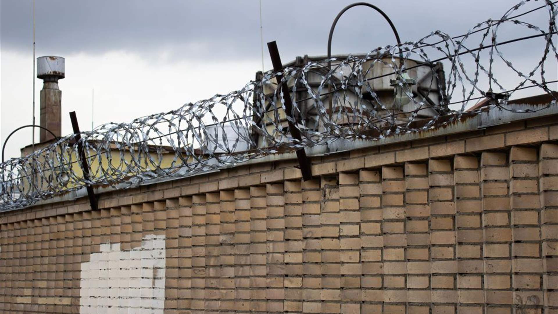 Men who took hostages in Russian detention center demand car, open route for escape: Agency 