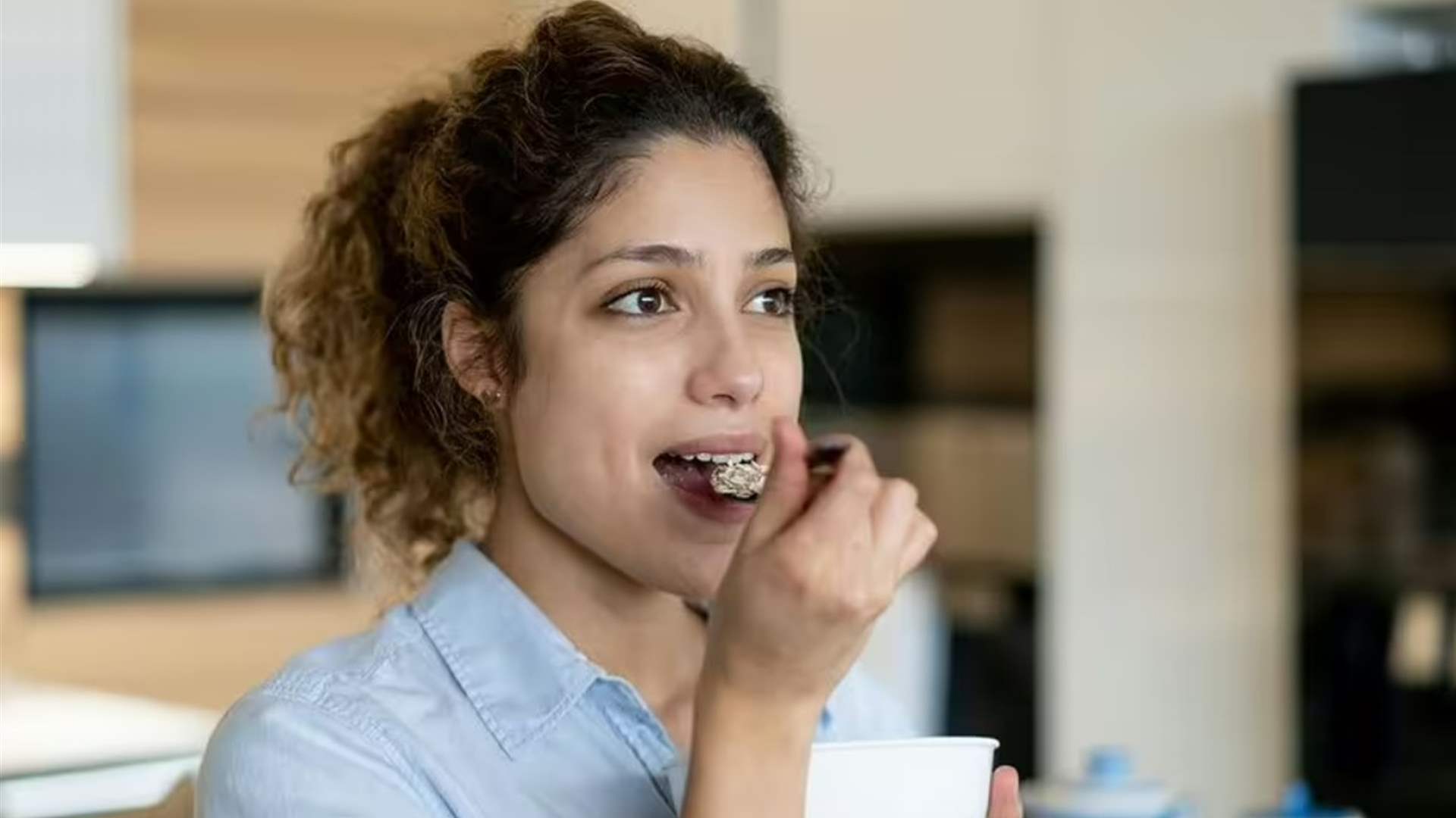 خبيرة تنصح: تناولوا هذه المأكولات لخفض مستوى الكوليسترول بشكل طبيعي