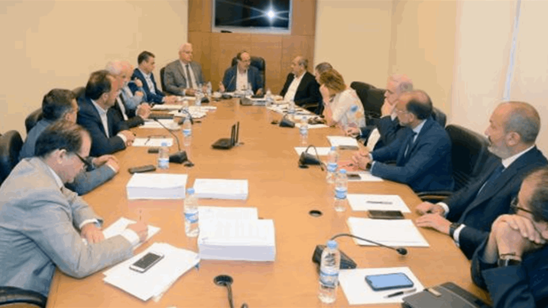 لجنة الاعلام والاتصالات ناقشت مع القرم مشاكل قطاع الاتصالات: الاتفاق على منهجية جديدة وآلية متابعة اكثر فعالية