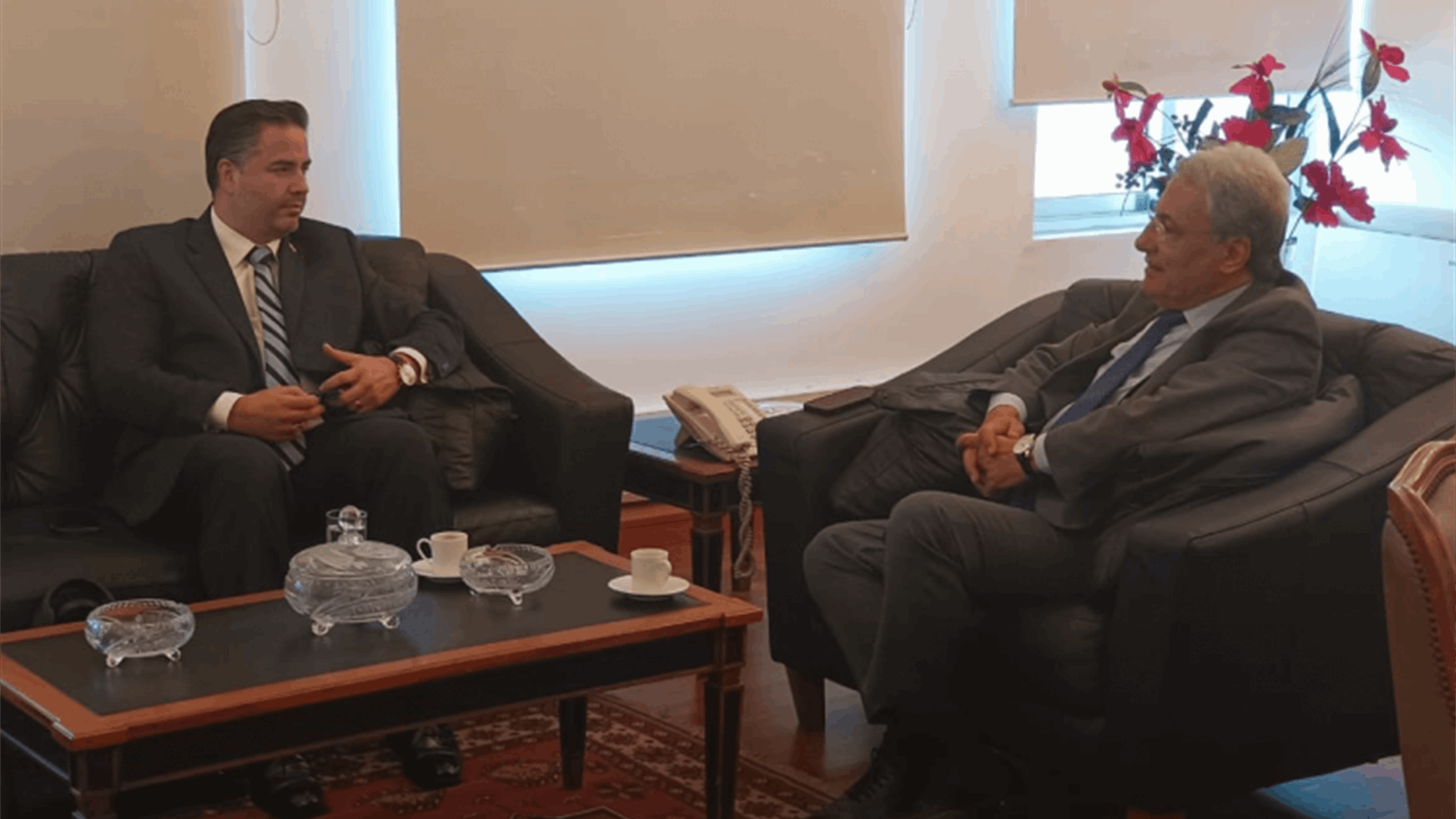 لقاء بين وزيري العدل والإقتصاد... وبحث في قضايا مشتركة