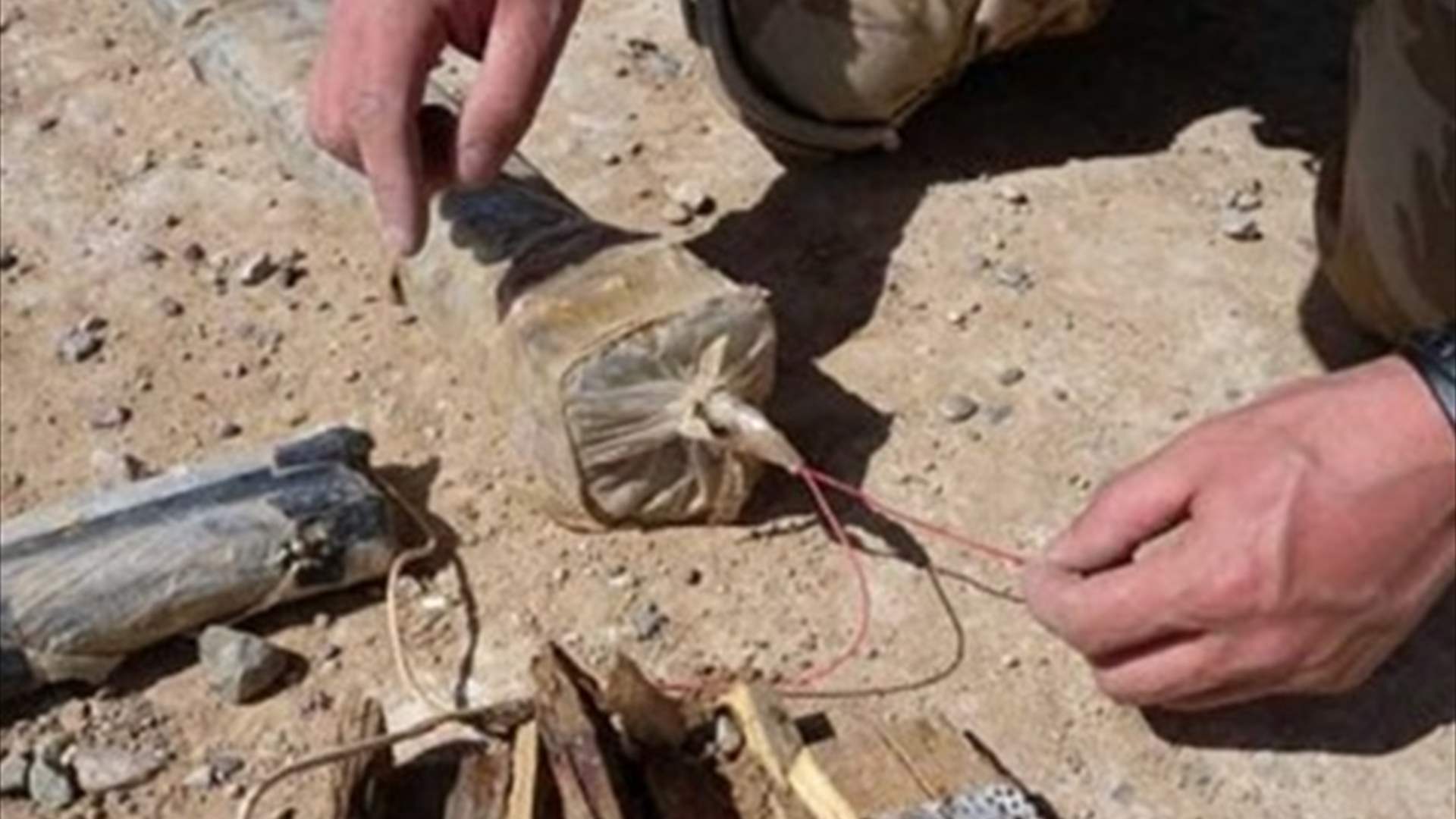 الأمن الأردنيّ يعلن اكتشاف مخبأ سري فيه متفجرات في مخزن تجاريّ وأنه فجر هذه المواد الناسفة