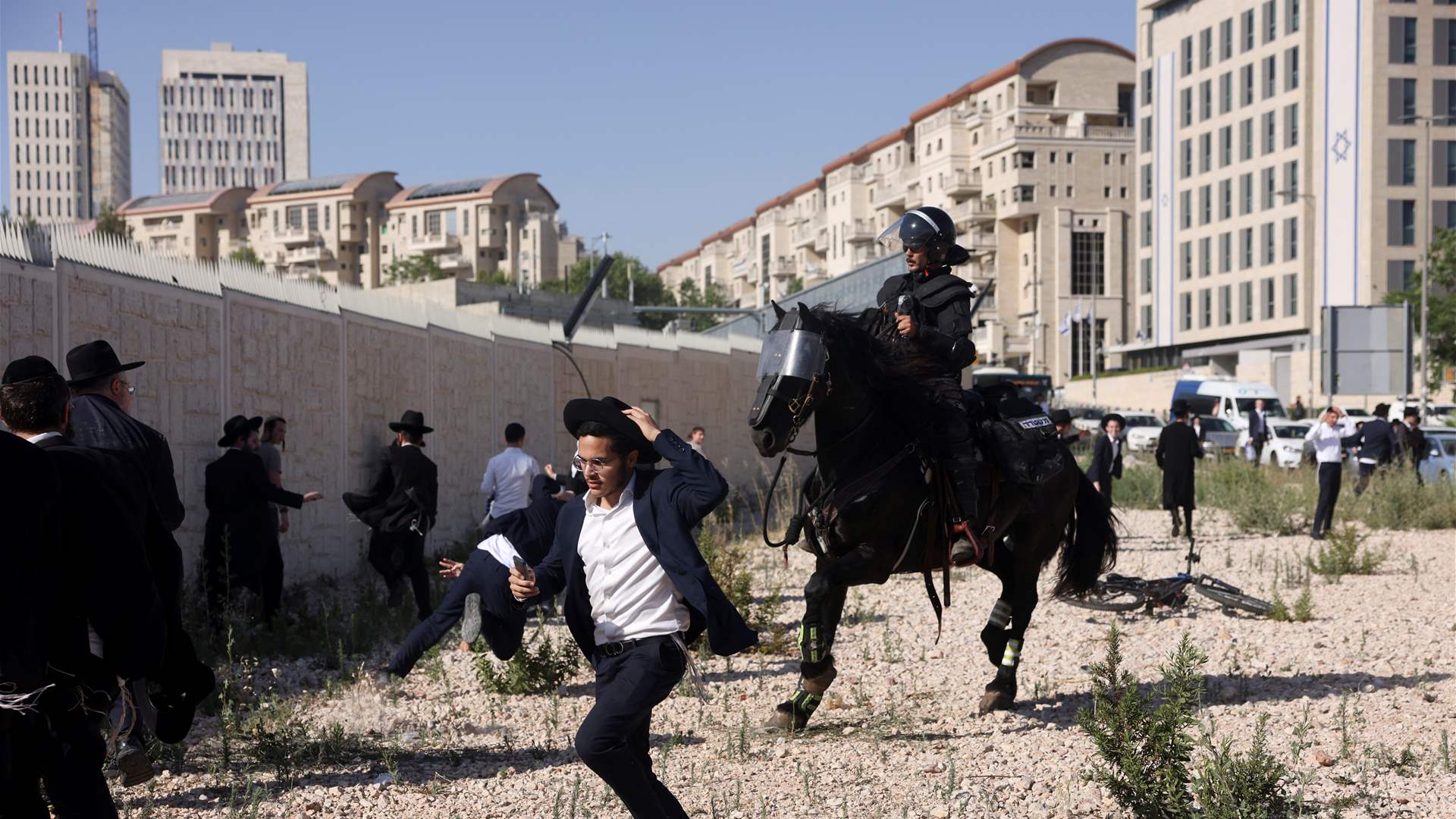 Israel&#39;s supreme court rules religious seminary students must be drafted to military