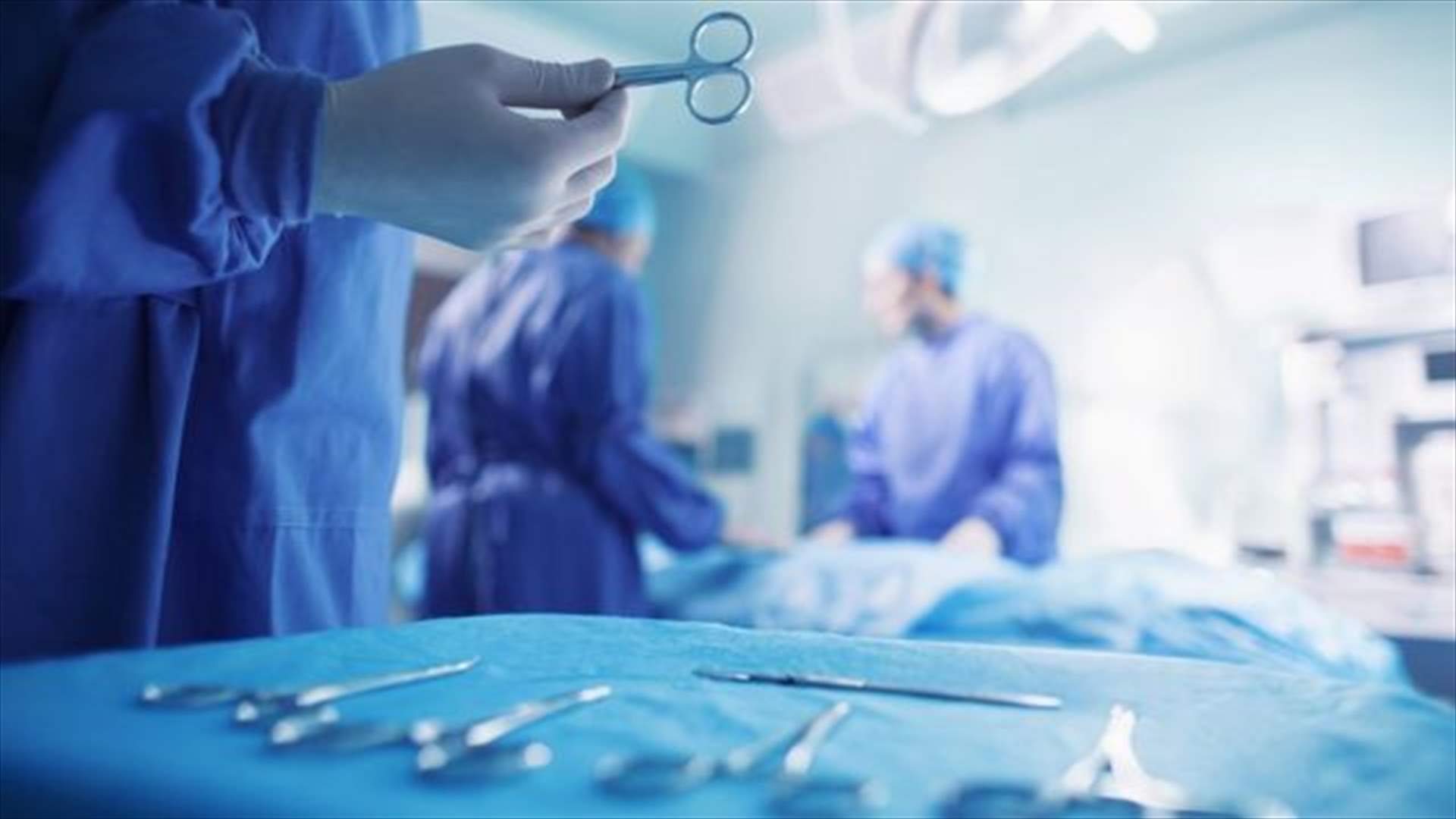 للمرة الأولى... رجل يخضع لعملية زرع كلية وهو بوعيه الكامل: "تجربة مذهلة"