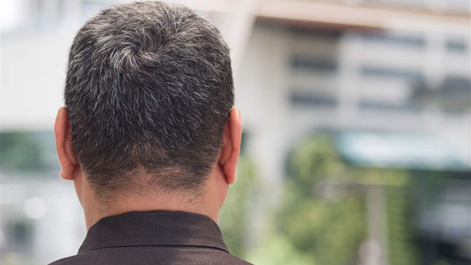 "لا أعرف هل أضحك أم أبكي"... بعد وفاة أمها بفترة قصيرة اكتشفت أن والدها يعيش علاقة حب وهوية العشيقة صادمة!