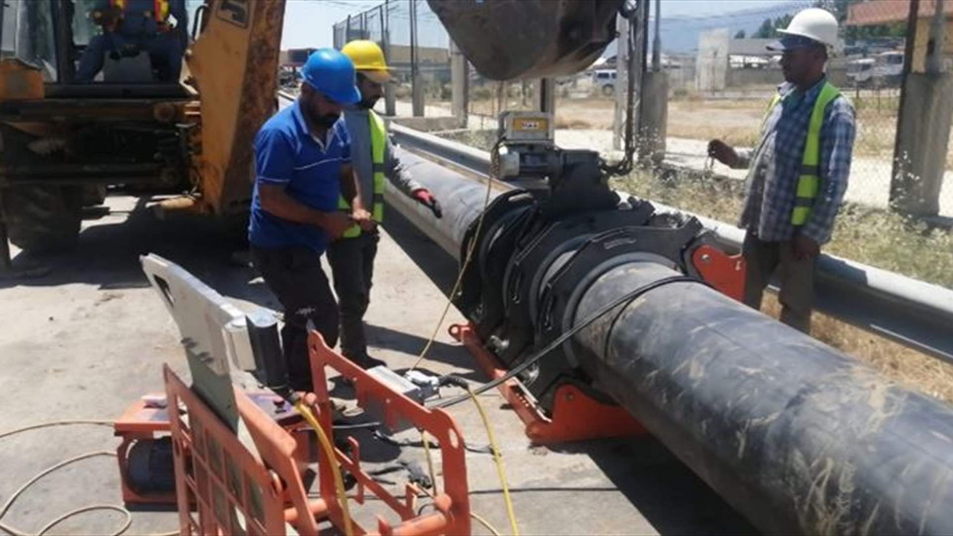 وزير البيئة يعرض لتقدم الأعمال في مشروع رفع التلوث عن حوض الليطاني وبحيرة القرعون