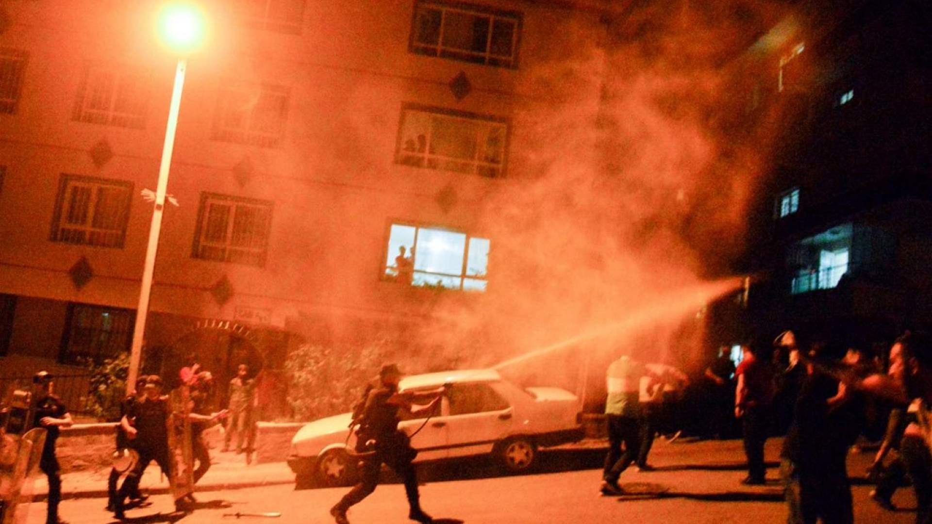 السلطات التركية توقف 67 شخصا بعد أعمال عنف طالت سوريين