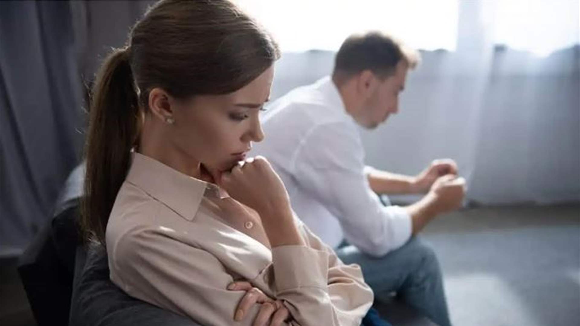 بعد 25 سنة من الزواج... امرأة تشتكي من قلة ترتيب زوجها وقرار مفاجئ بانتظاره!