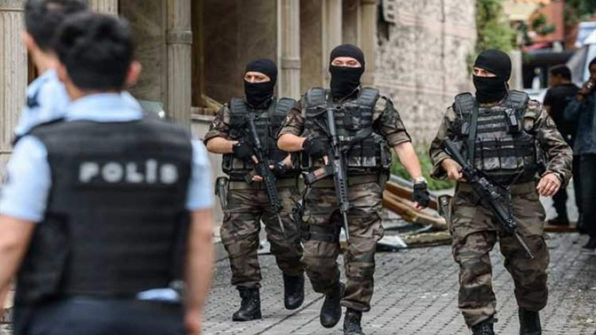 تركيا توقف 474 شخصًا بعد أعمال عنف طالت مصالح سوريين