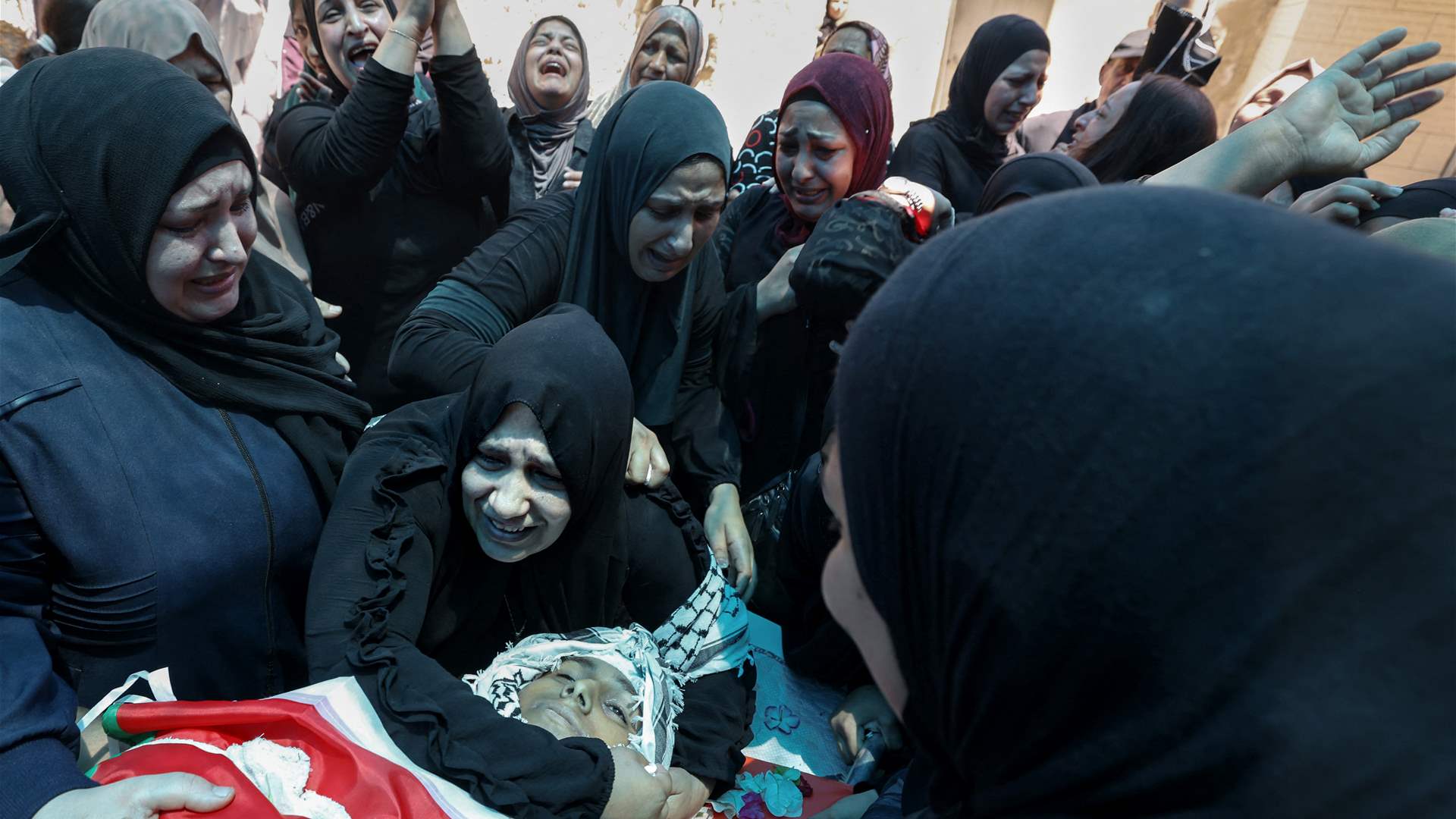 استشهاد أربعة فلسطينيين بغارة إسرائيلية في الضفة الغربية المحتلة