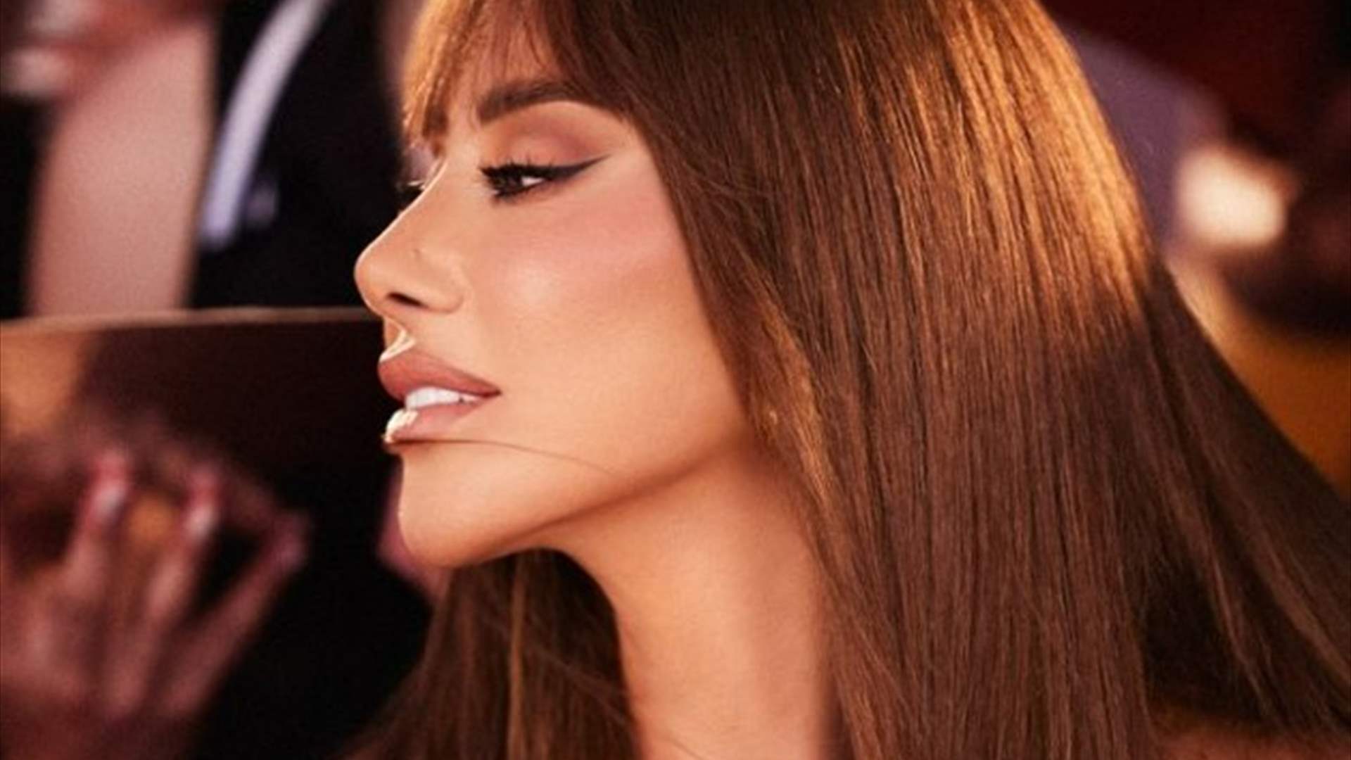 بعد إعلانها الخبر الكبير... نجوى كرم تُشارك متابعيها تفاصيل فستان زفافها (صور)