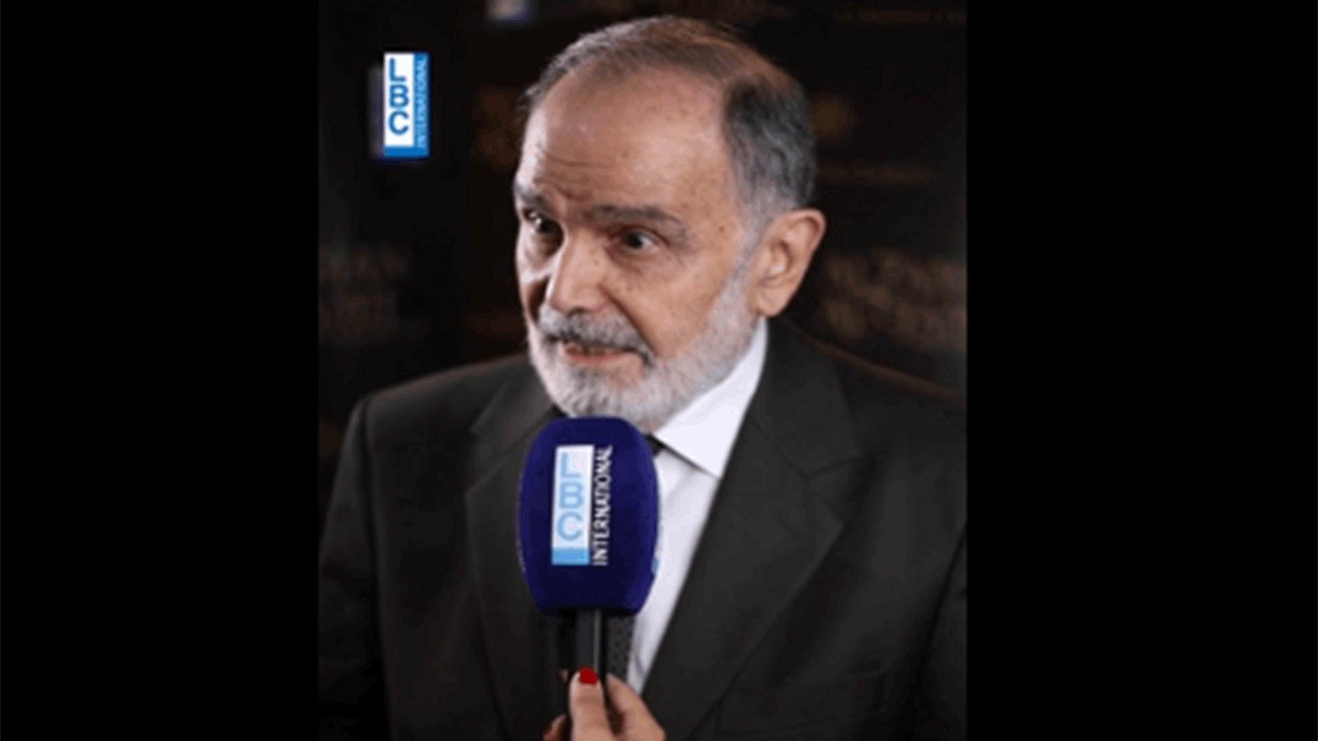 هكذا عبر الفنان جوزيف عازار عن فرحه وافتخاره بالمشاركة في مهرجان الزمن الجميل (فيديو)