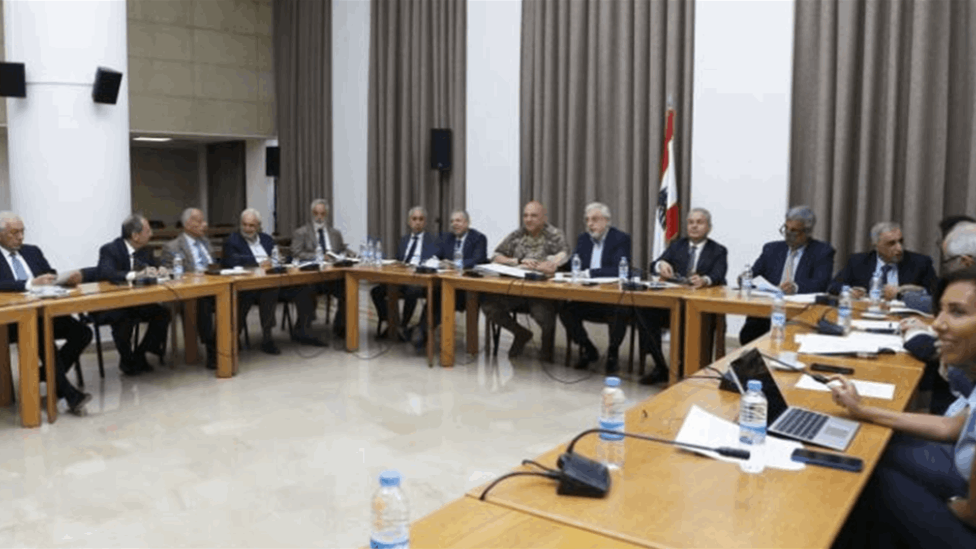 لجنة الدفاع استمعت الى وجهة نظر قائد الجيش بشأن مرشحي المدرسة الحربية... الصمد: قررنا متابعة الملف