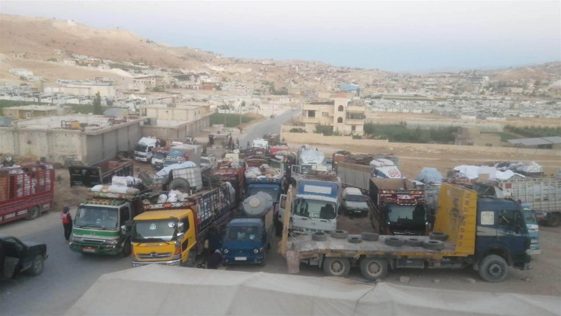 عودة طوعية لحوالي ٣٥٠ نازح من عرسال
