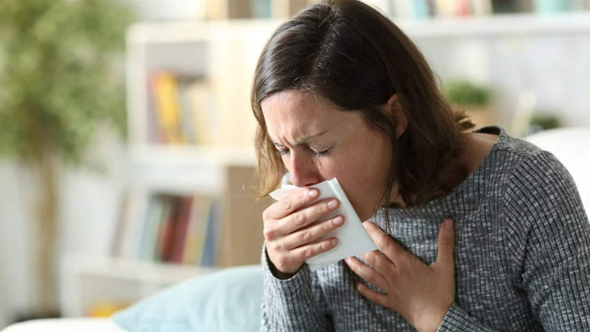من شدة السعال... انفجرت أمعاؤها وخرجت من جسدها! (صور)