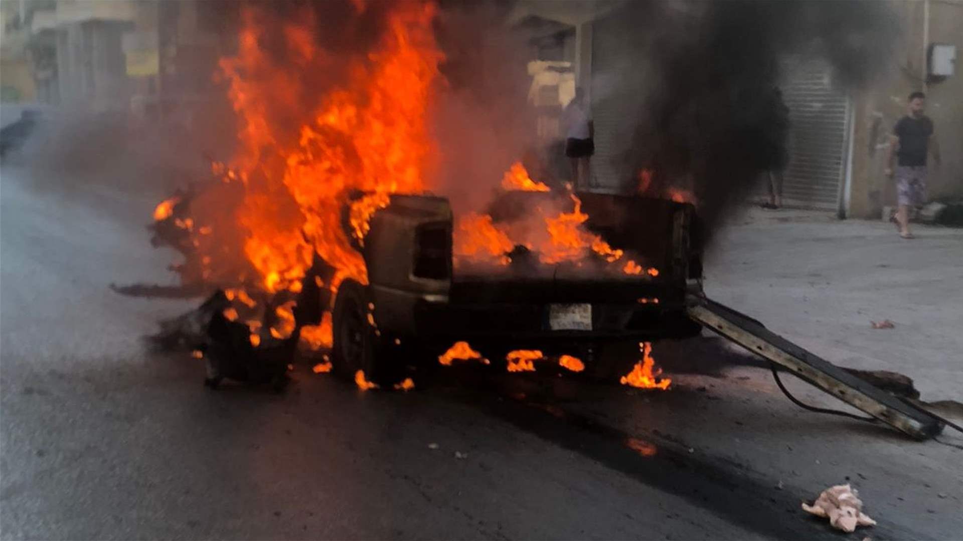 استشهاد قيادي في "الجماعة الاسلامية" بغارة على طريق غزة البقاعية (فيديو)