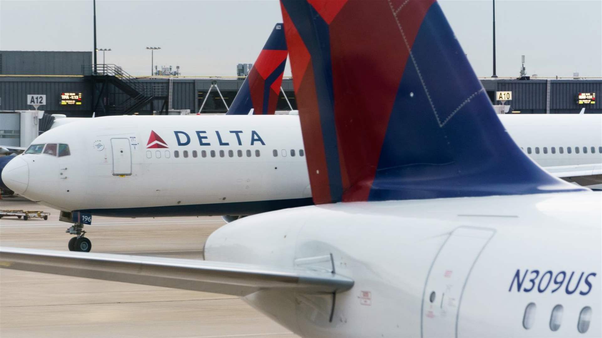 Major US airlines ground all flights over 'communication issue': FAA