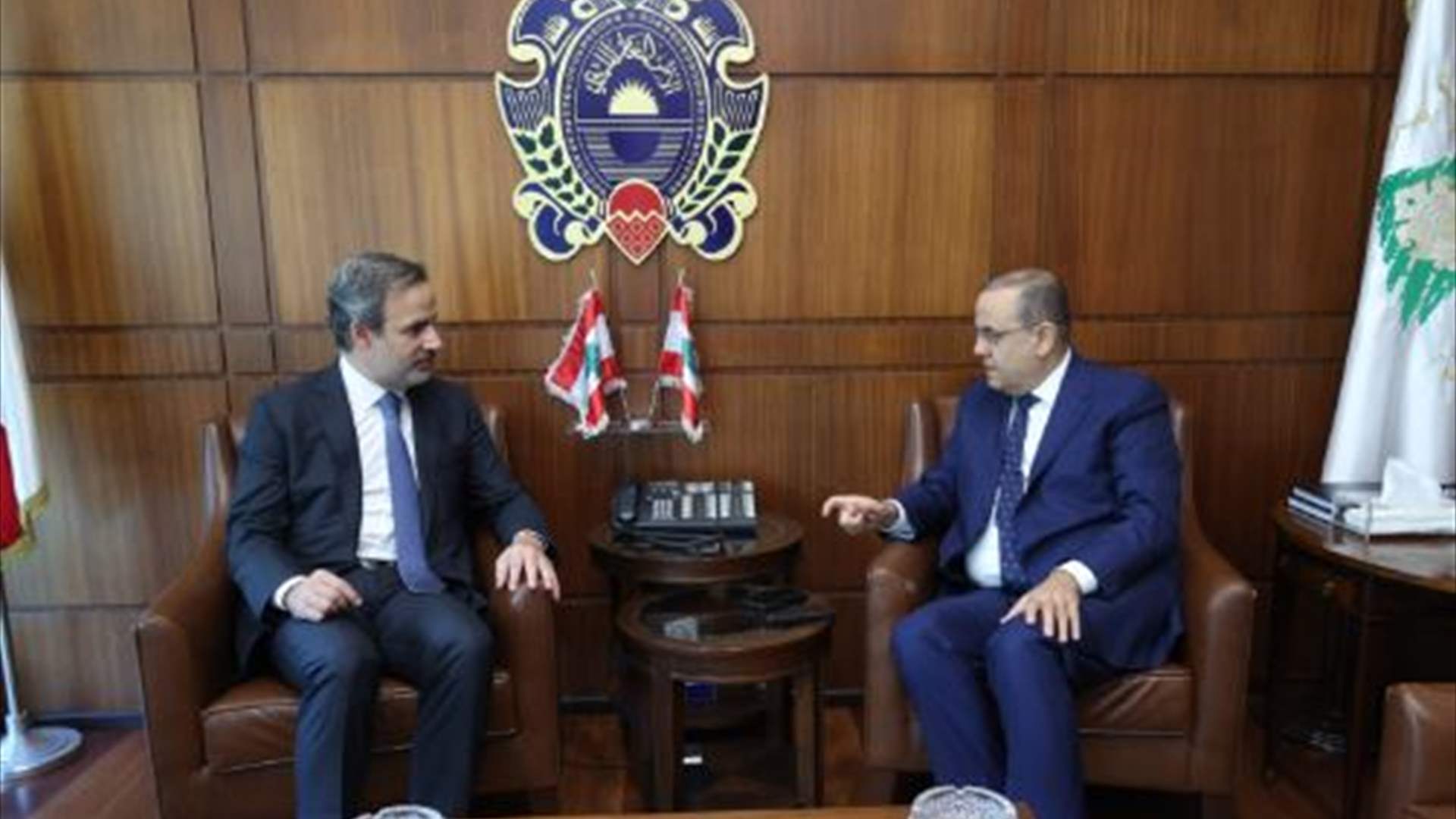 البيسري يعرض آخر المستجدات مع معوّض