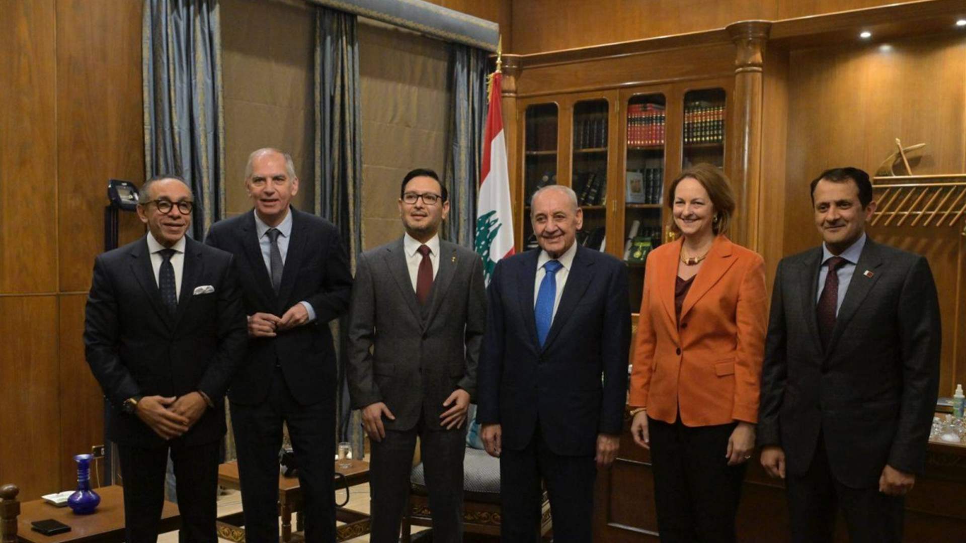  الخماسية لا ترى مخرجًا للازمة الرئاسية إلّا بالخيار الثالث (الديار)