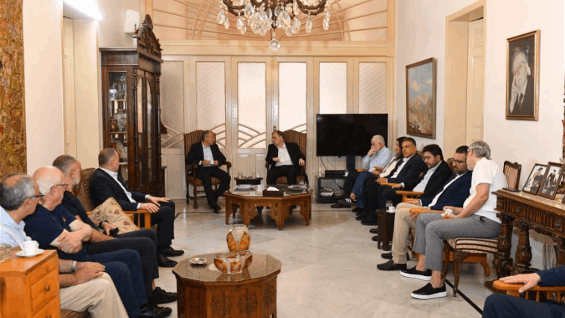 باسيل يبدأ جولته في صيدا: للعمل سوياً على مستوى وطني واستراتيجي وللحفاظ على اتفاق الطائف