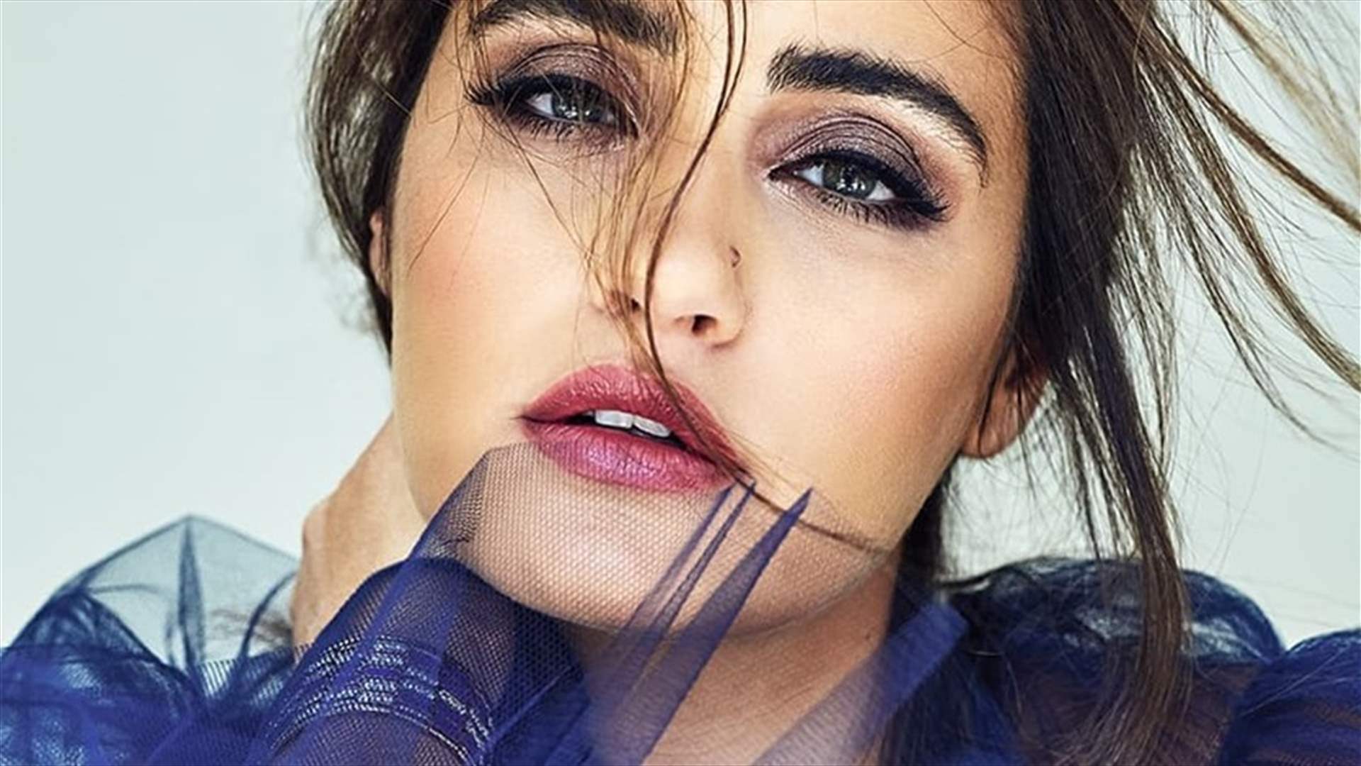 إطلالة ساحرة ثانية لإيمي صياح خلال حفل ملكة جمال لبنان من توقيع المصمم اللبناني العالمي طوني ورد (صور)