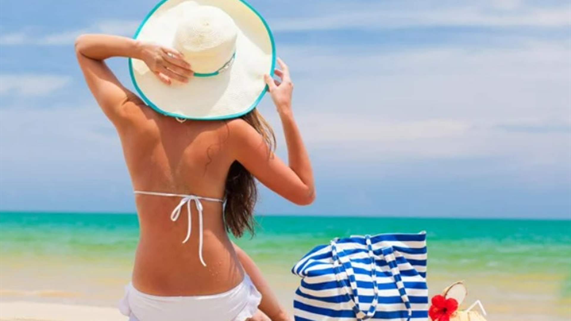5 أغراض أساسية يجب وضعها في حقيبة البحر... ما هي؟ (فيديو)