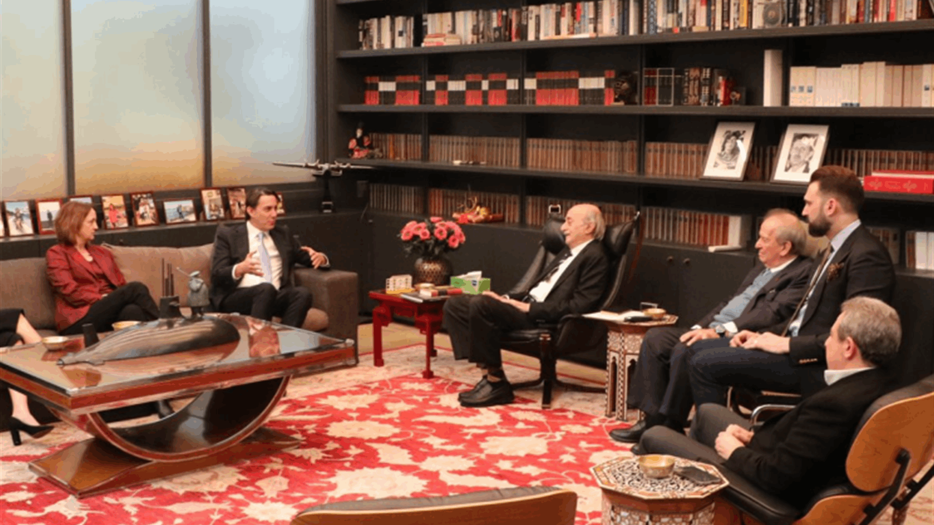 جنبلاط أكد لهوكستين أن الحرب ليست في مصلحة أحد (الاخبار)