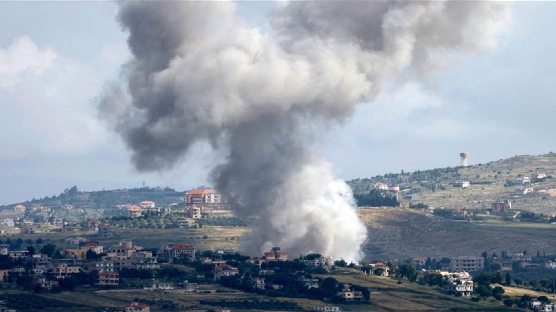 Attacks on South Lebanon towns kill one, injure four