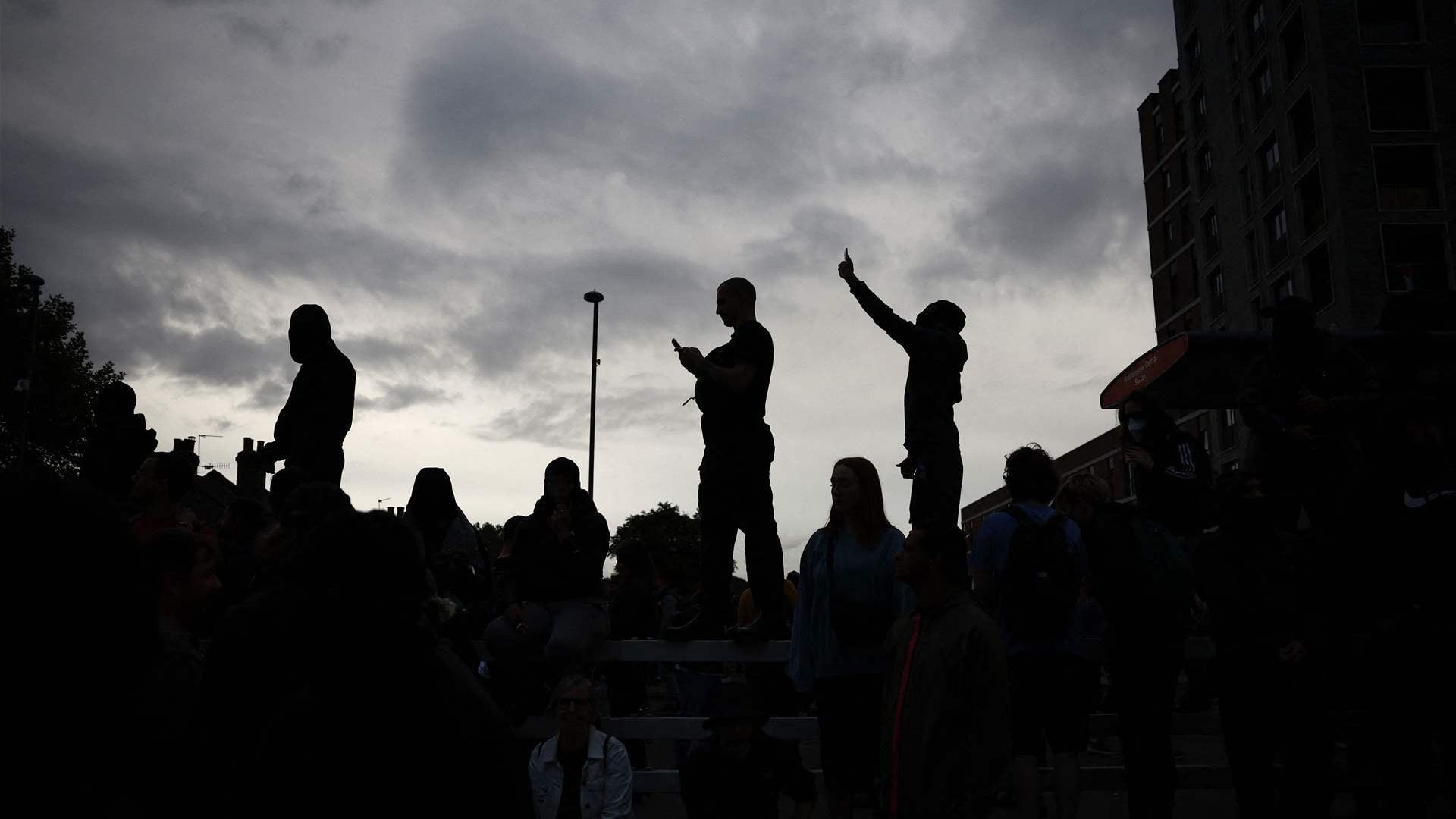 UK govt welcomes 'de-escalation' of street violence, stays on 'high alert'