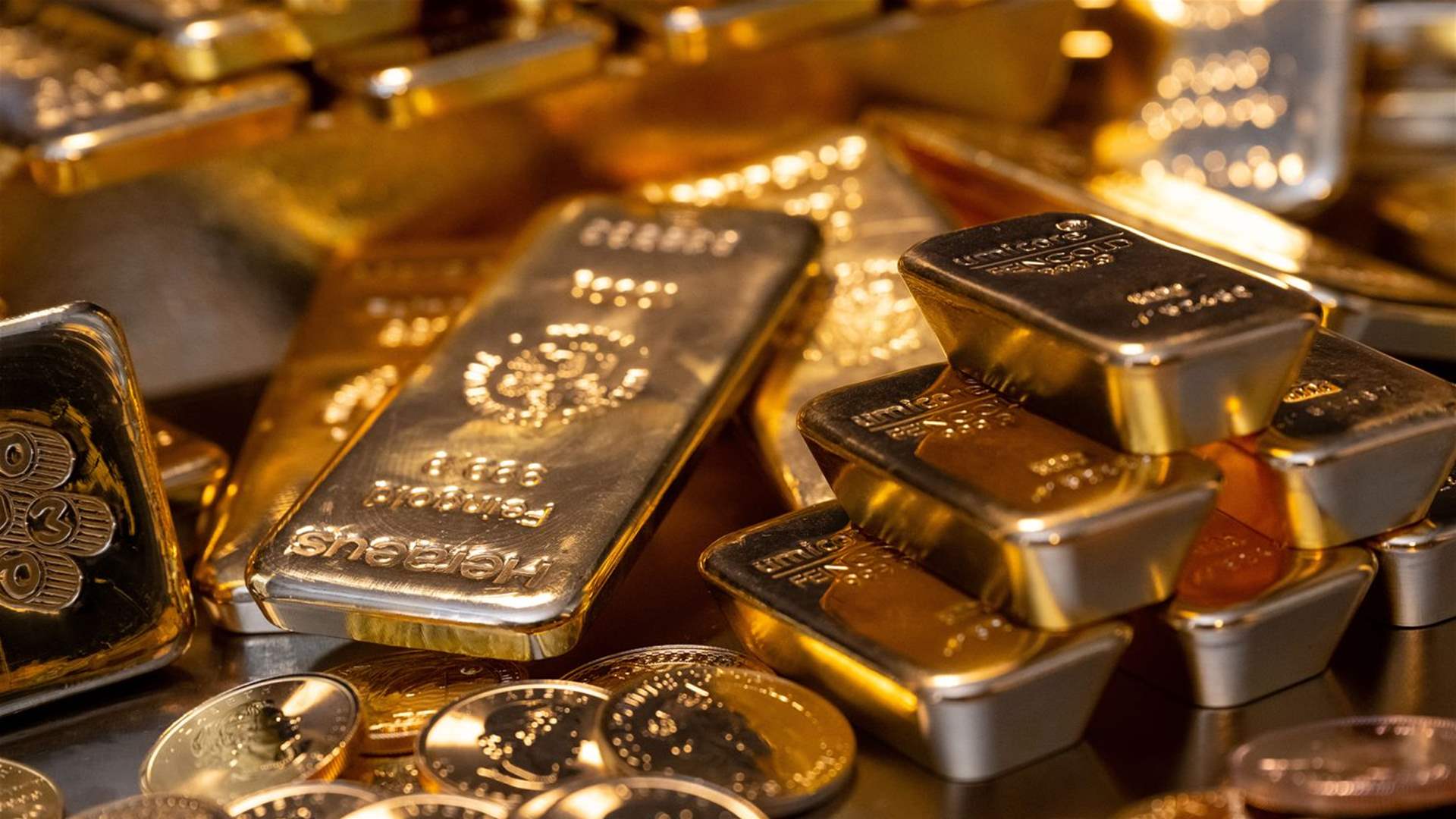 Gold hits a record high