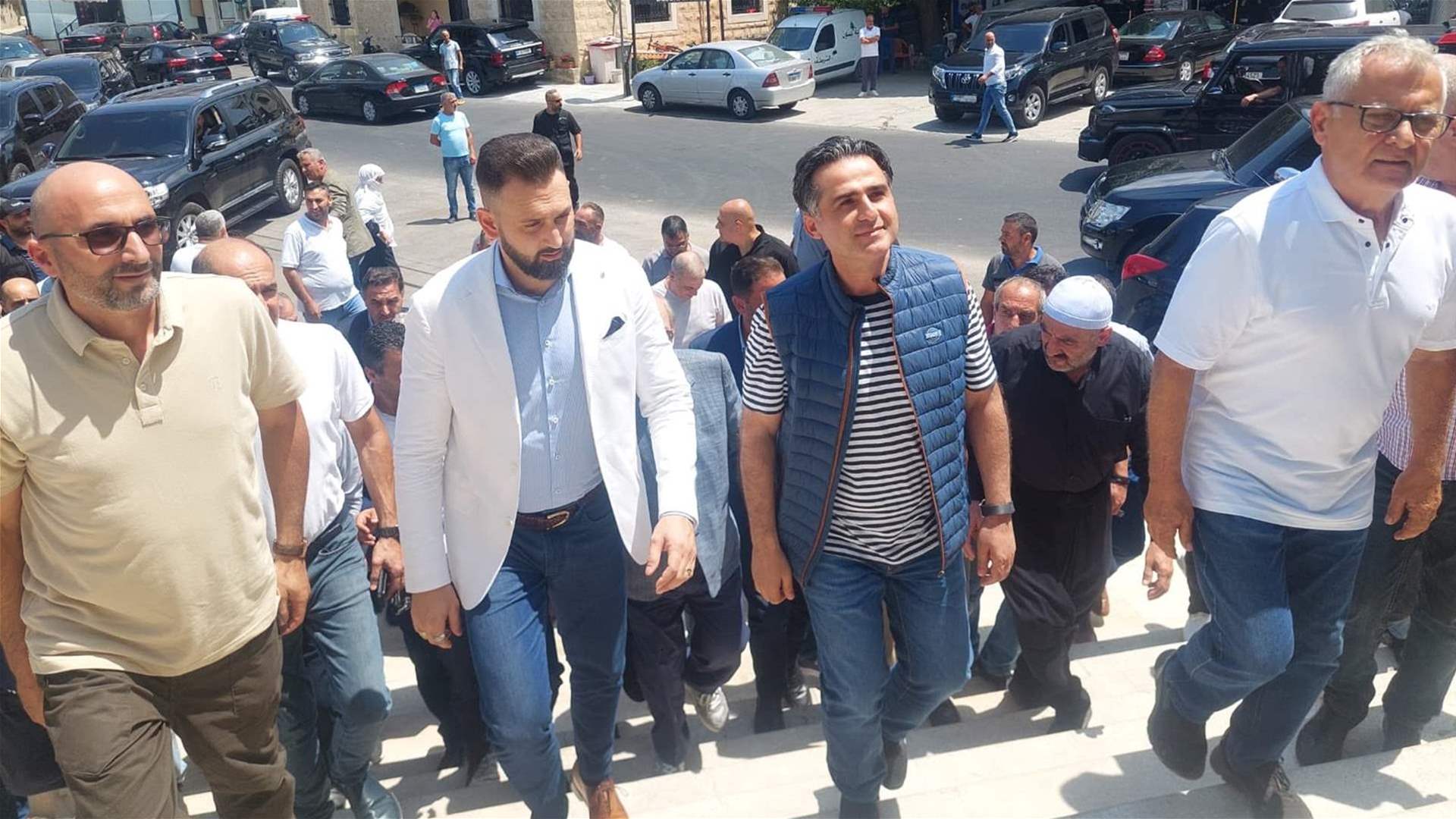 جنبلاط بعد لقائه حمية: دقة المرحلة تقتضي الترفع عن السجالات السياسية العقيمة