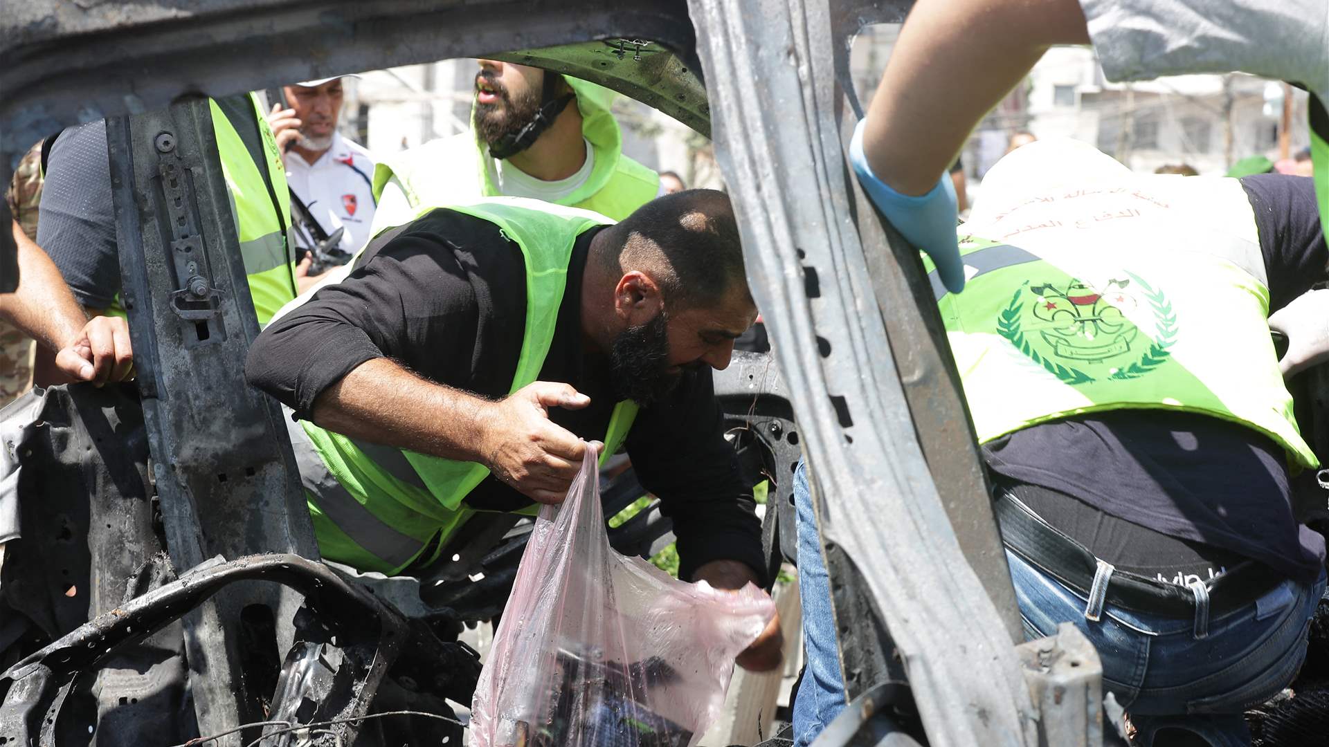 Israeli army says targeted Fatah commander, who &#39;directed attacks,&#39; in Lebanon strike