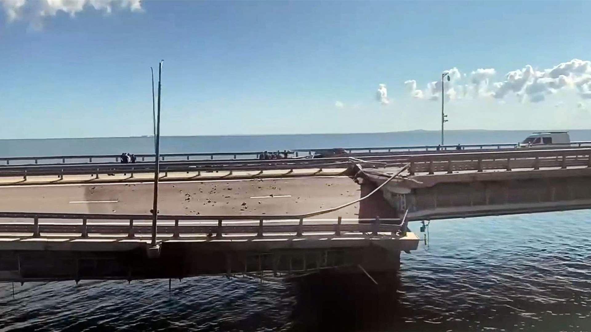 Ukraine hits pontoon bridges in Russia with US-made weapons