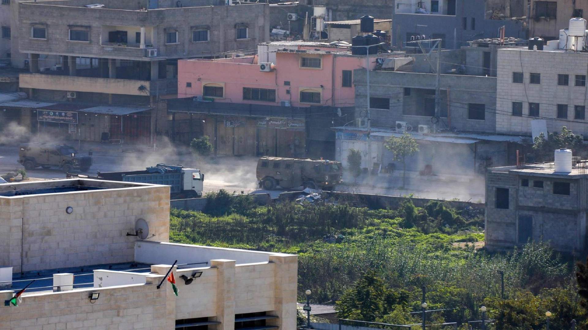 استشهاد 3 فلسطينيين في قصف إسرائيلي بمخيم طولكرم في الضفة الغربية