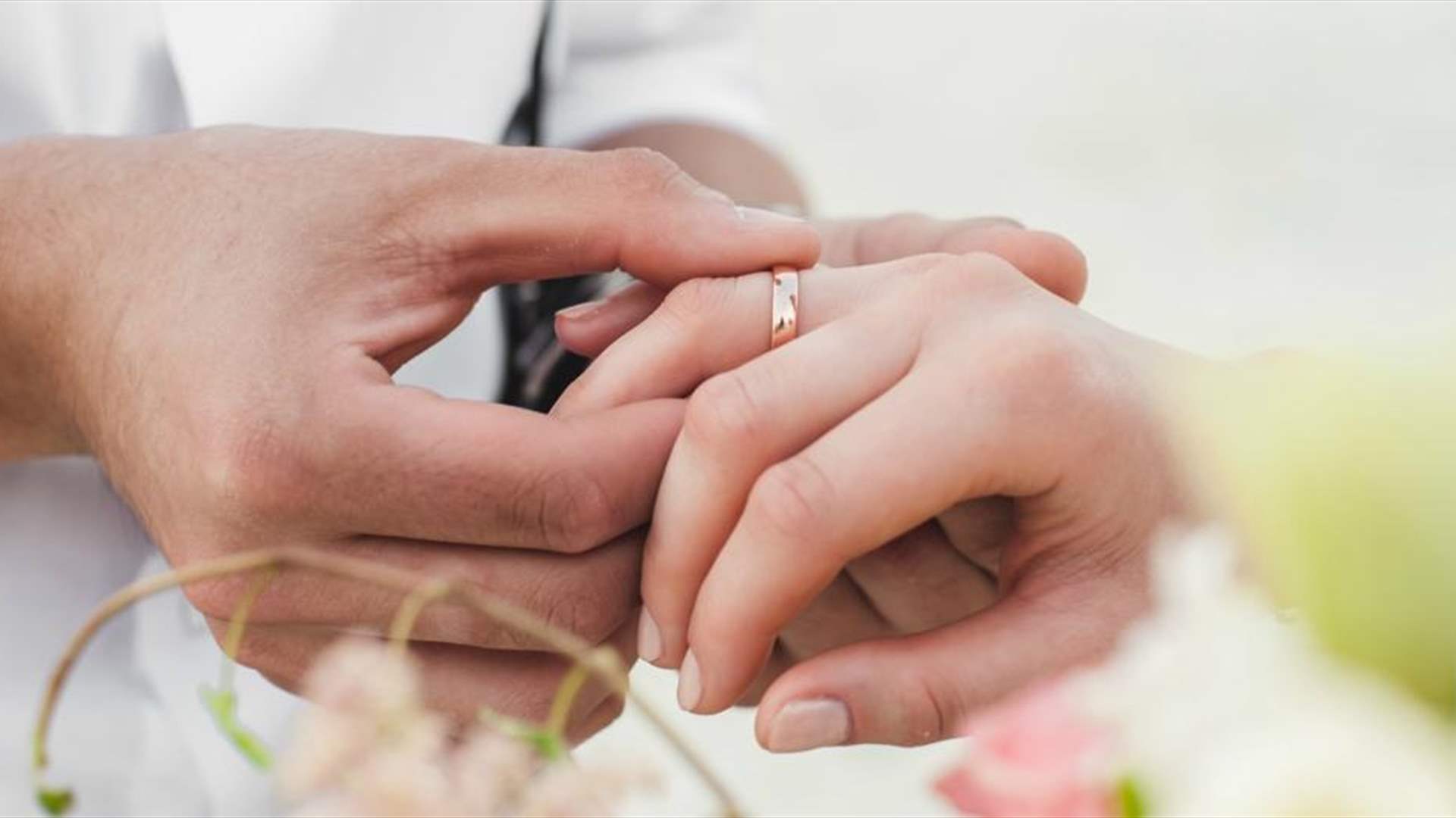 دخول ممثل شهير القفص الذهبي مع حبيبته عارضة الأزياء: &quot;لقد بدأت الرحلة للتو&quot; (صور)