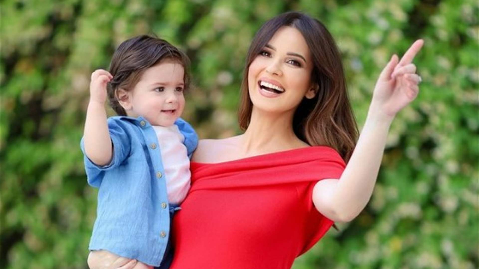 &quot;أم الصبيان&quot;... الإعلامية نيكول الحجل تُرزق بطفلها الثاني (صورة)