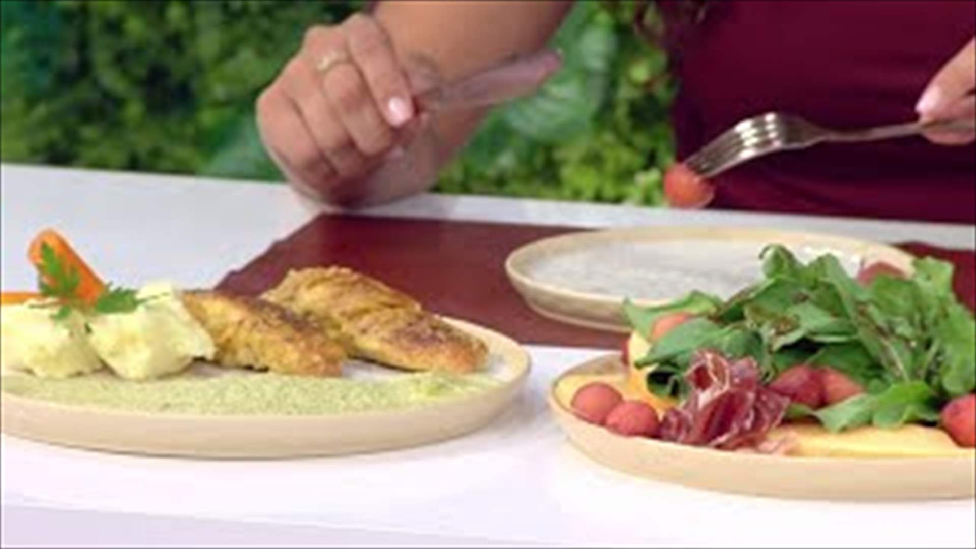 الدجاج بصلصة &quot;كافيه دو باريس&quot;... وصفة فرنسية على طريقة الشيف فادي زغيب! (فيديو)