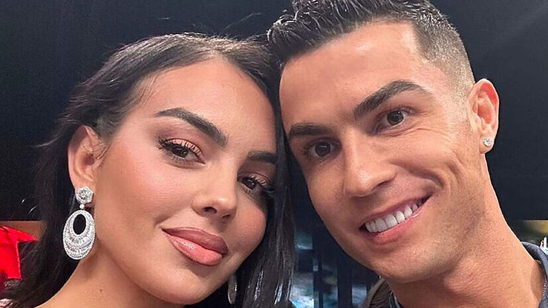 وضع يده على &quot;مؤخرتها&quot; خلال عطلة على اليخت... هل تزوج كريستيانو وجورجينا سرا؟ (صور)