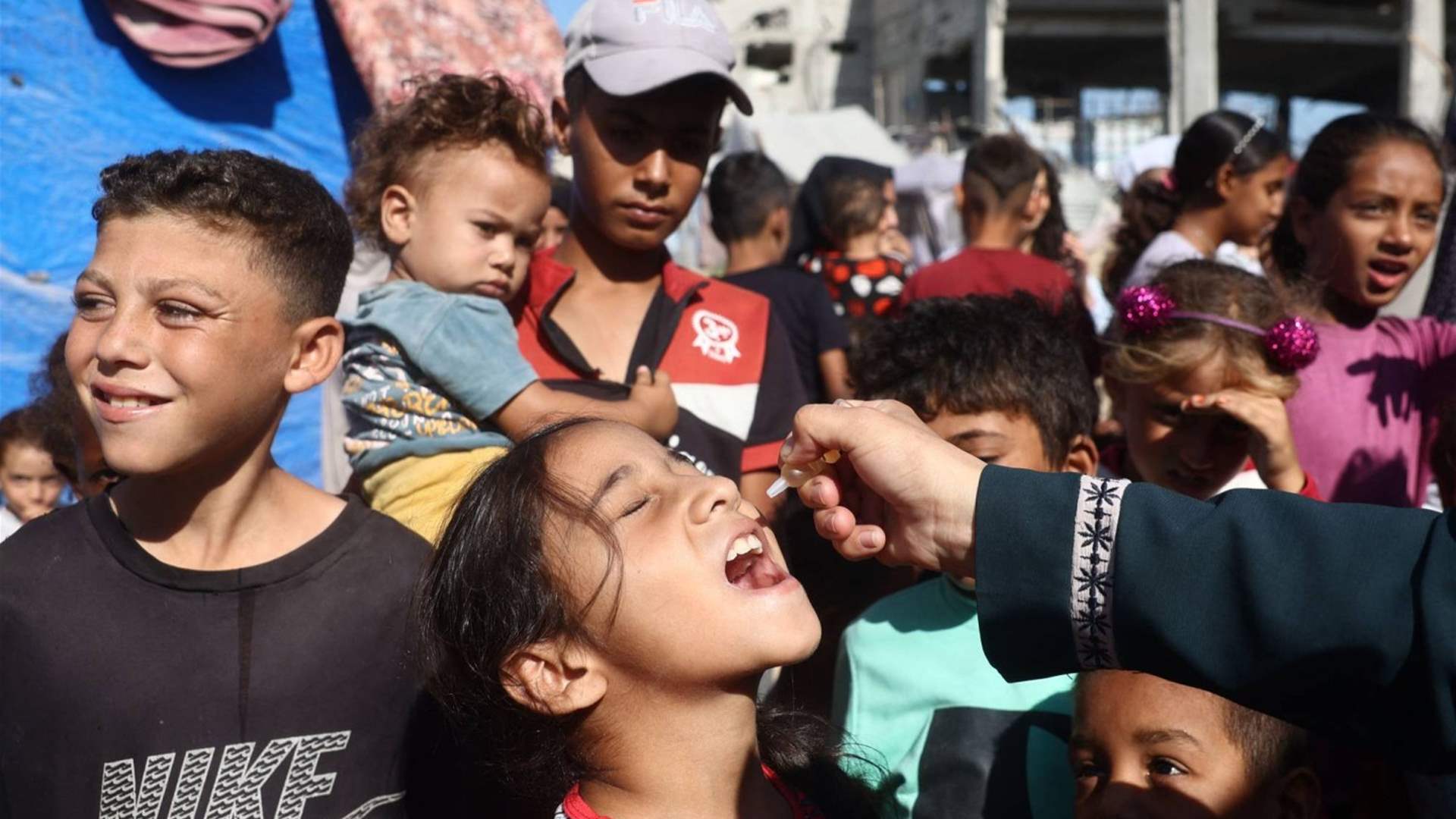 ستة جرحى بينهم أربعة أطفال إثر تعرض مركز للتلقيح في شمال غزة لـ"قصف"