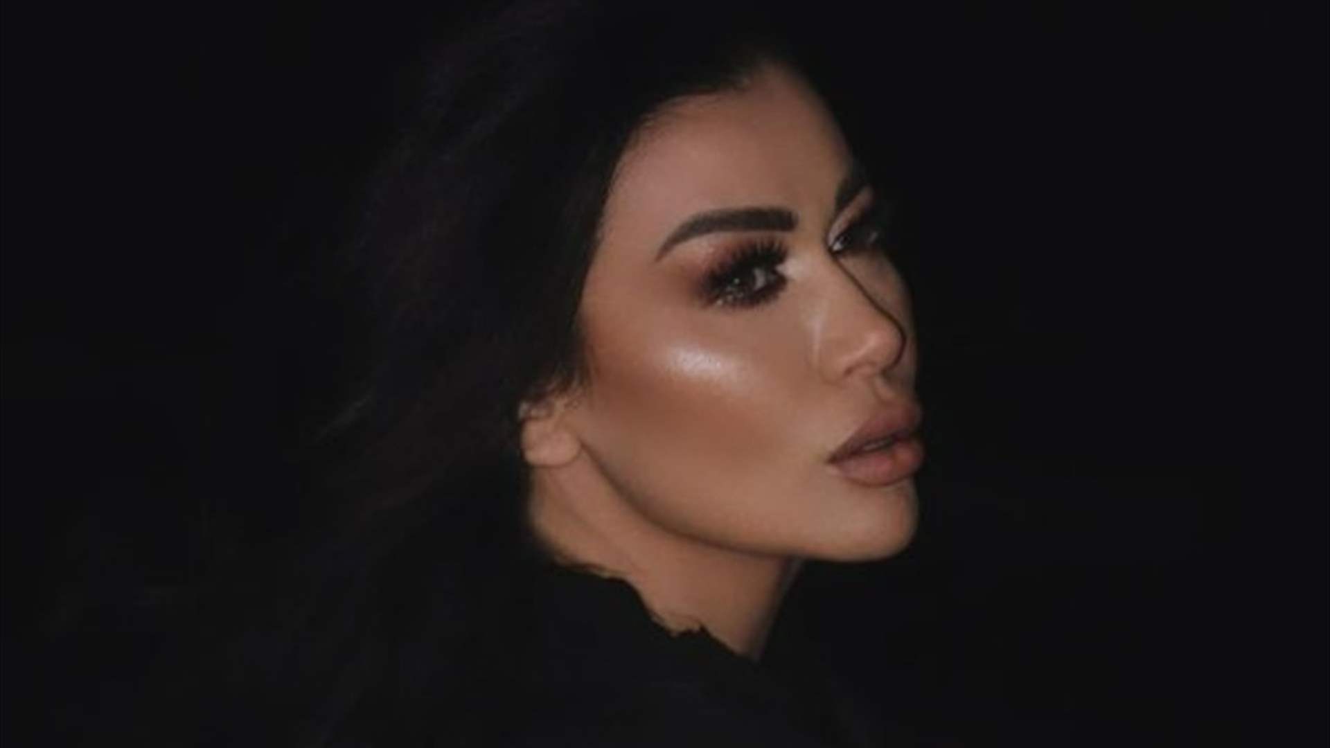 نادين الراسي بالأسود والأحمر: "نحن لبنان" (صورة)