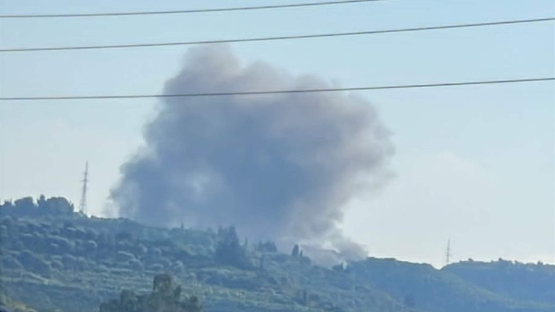 Israeli airstrike injures one person in Sidon&#39;s Baysarieh in South Lebanon  