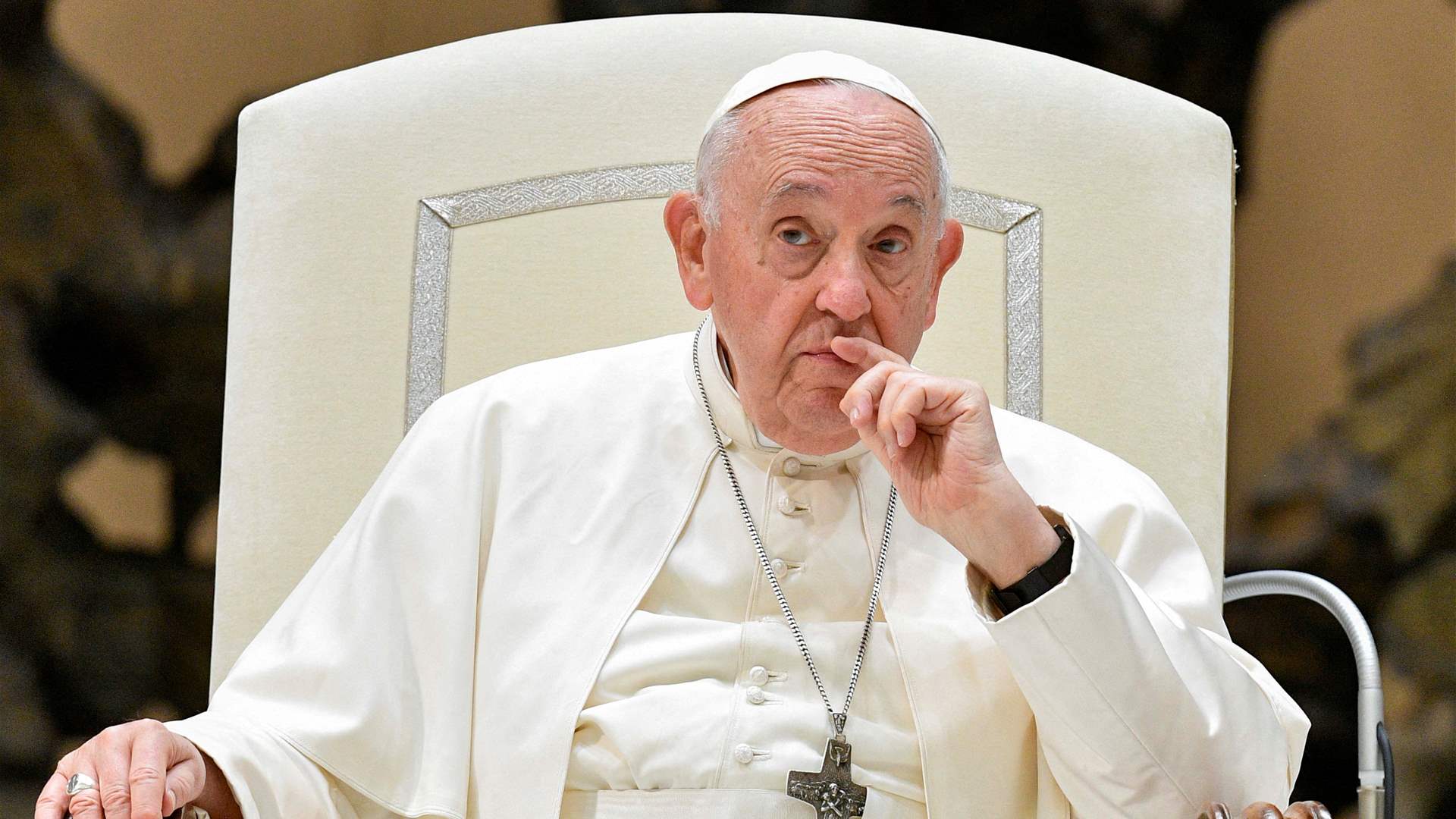 Pope Francis urges Lebanon to elect a new president immediately 