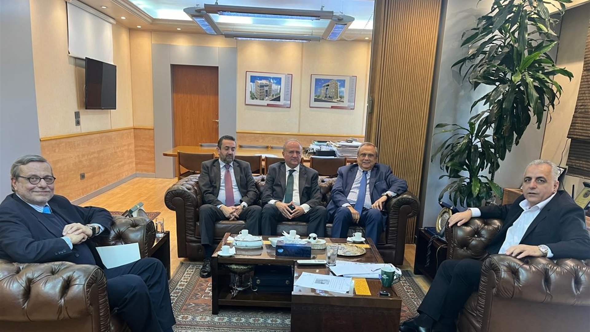 حبيب يعرض مع كركي التعاون المشترك مع صندوق الضمان