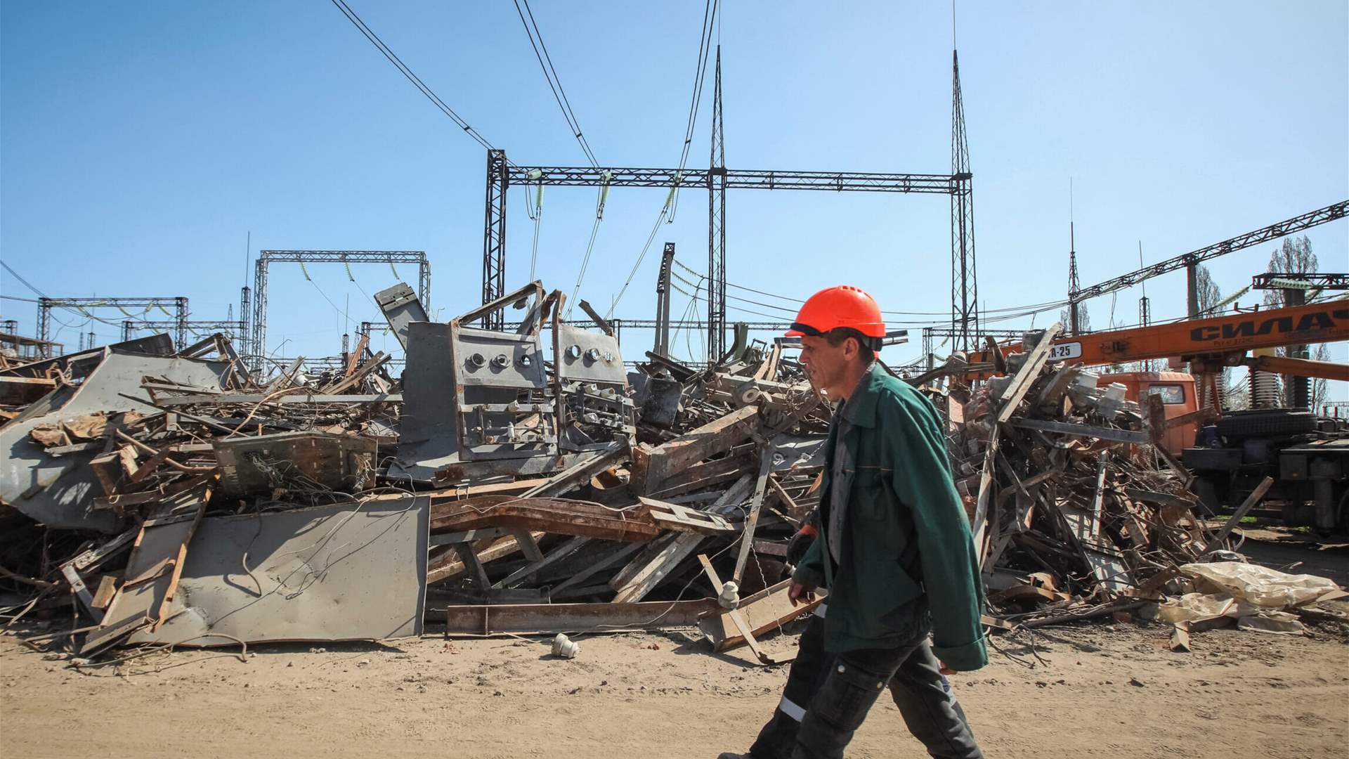 Russian strikes &#39;severely damage&#39; Ukrainian power plants