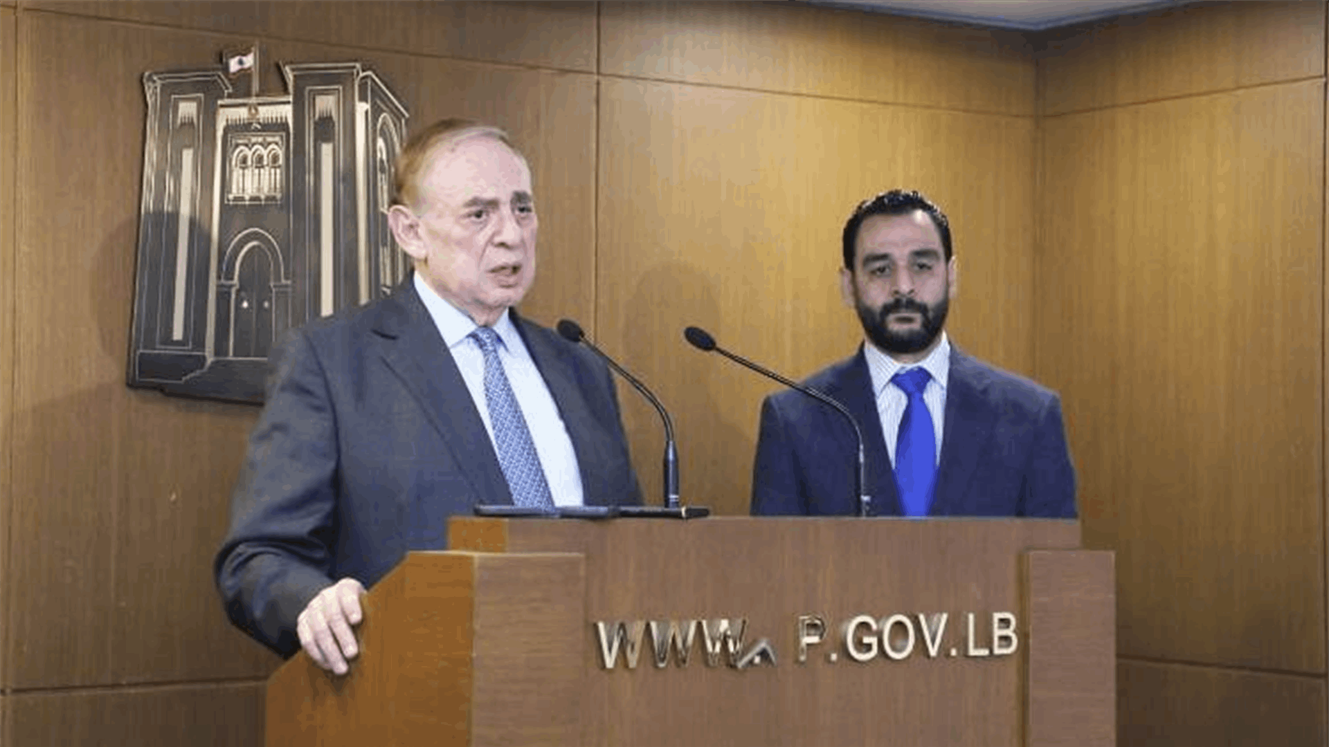  إستغلال تجار لأزمة الزجاج والالمنيوم والخشب